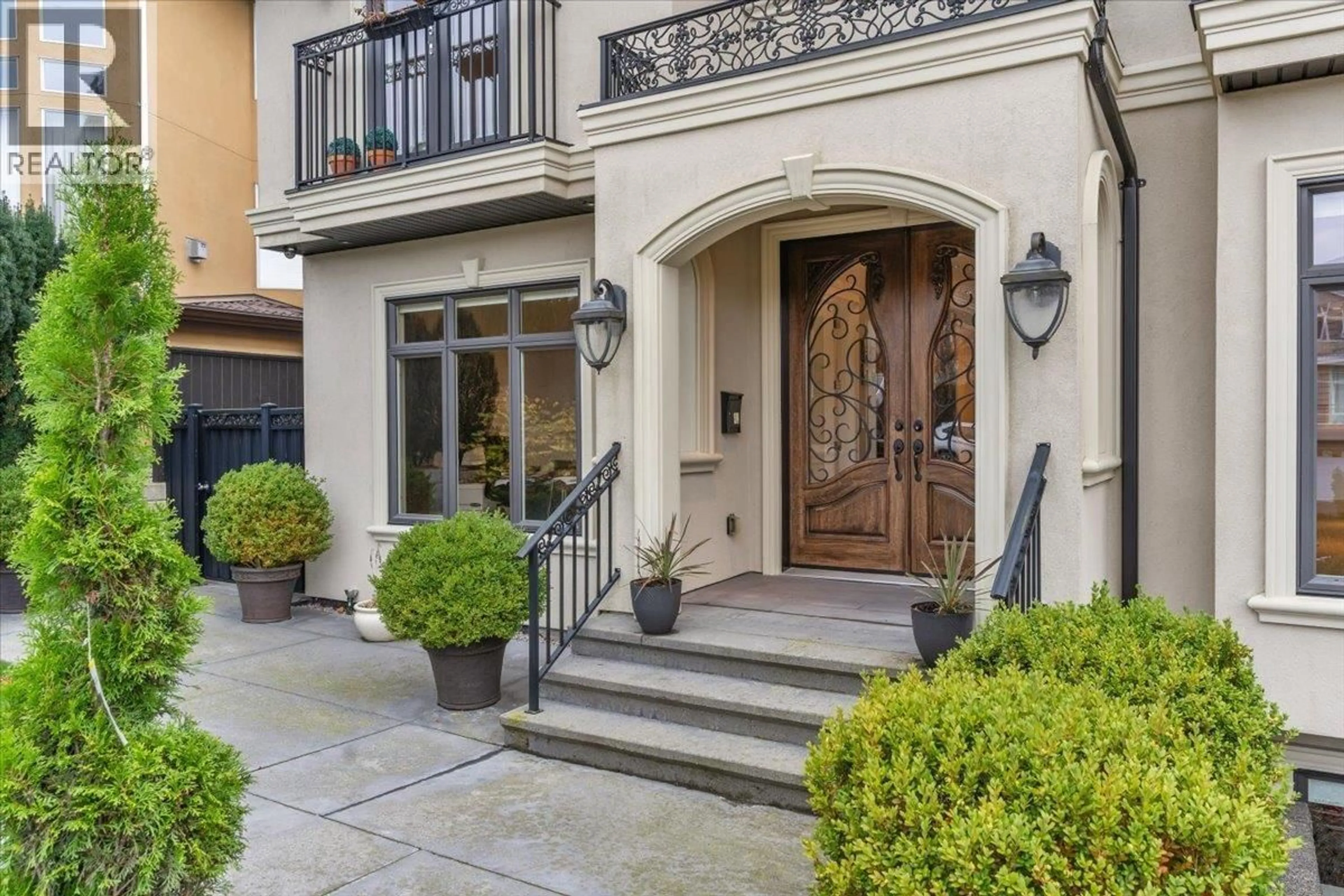 Indoor entryway for 7158 RIDGEVIEW DRIVE, Burnaby British Columbia V5A4V3