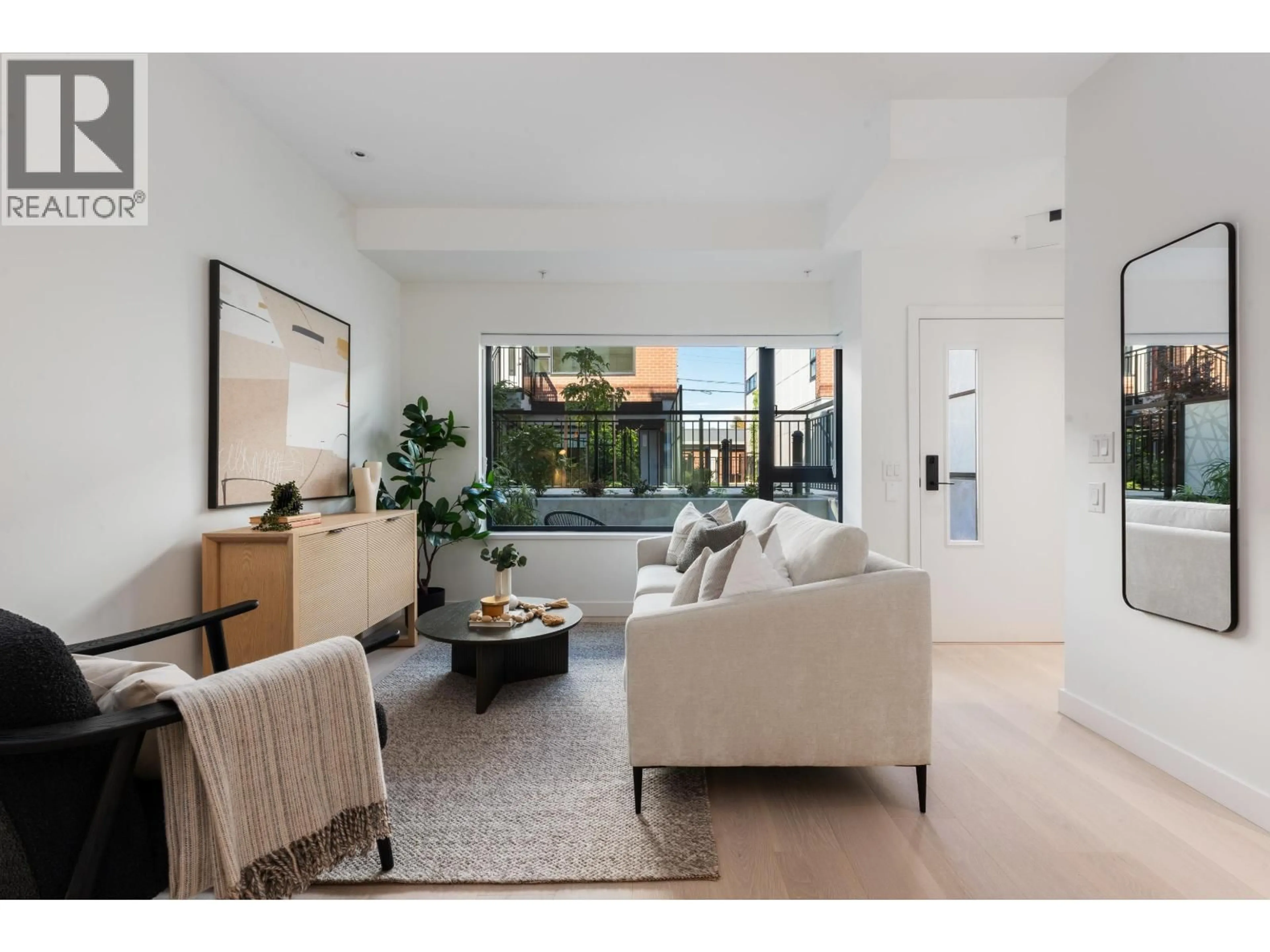 Living room with furniture, unknown for 134 - 473 28TH AVENUE, Vancouver British Columbia V5Y0P2