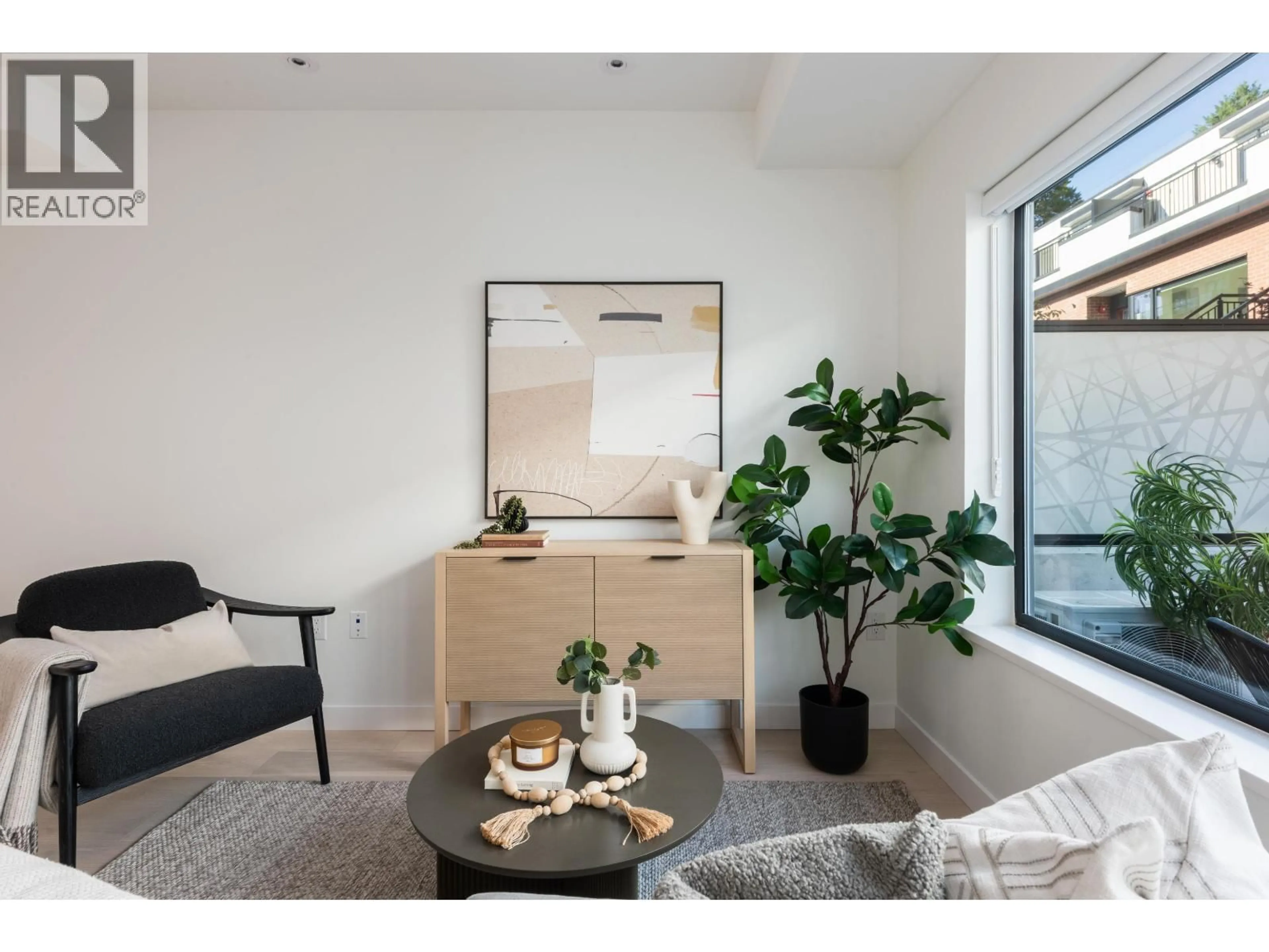 Living room with furniture, unknown for 134 - 473 28TH AVENUE, Vancouver British Columbia V5Y0P2