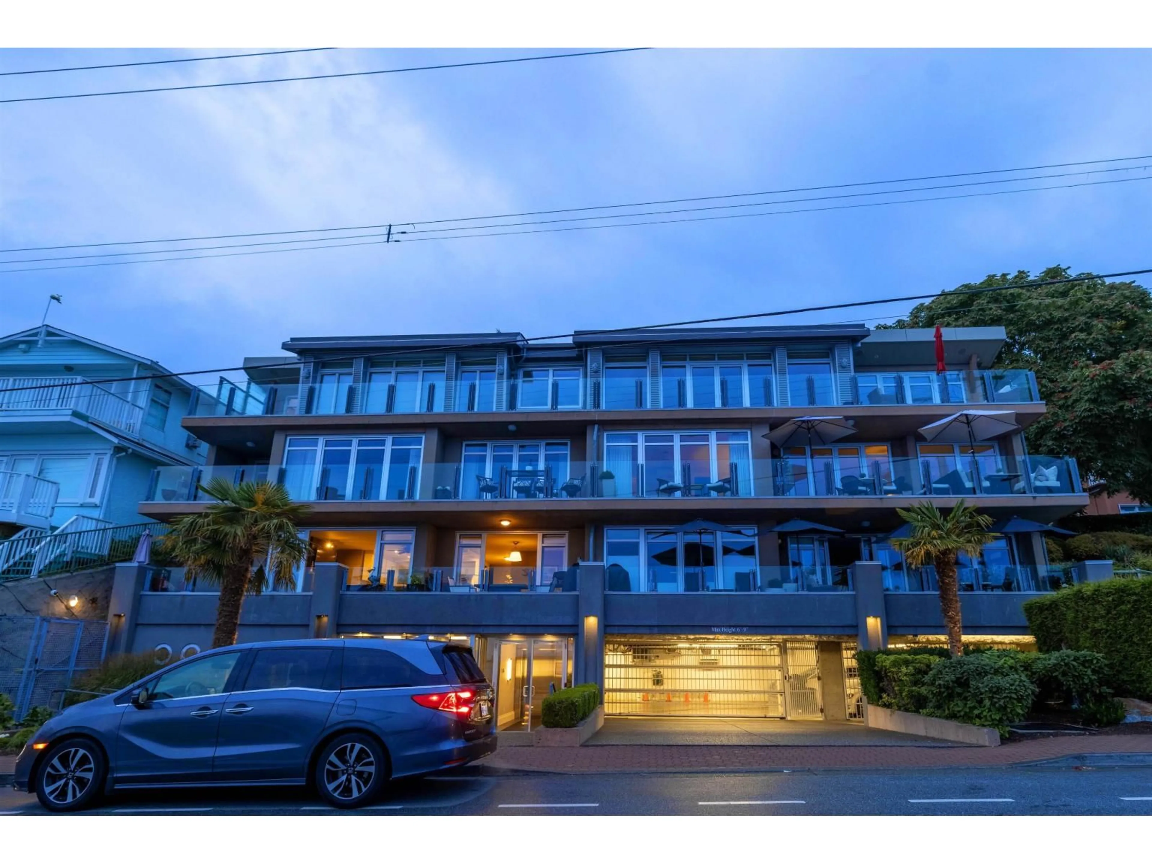 Unknown for 101 - 15097 MARINE, White Rock British Columbia V4B1C5