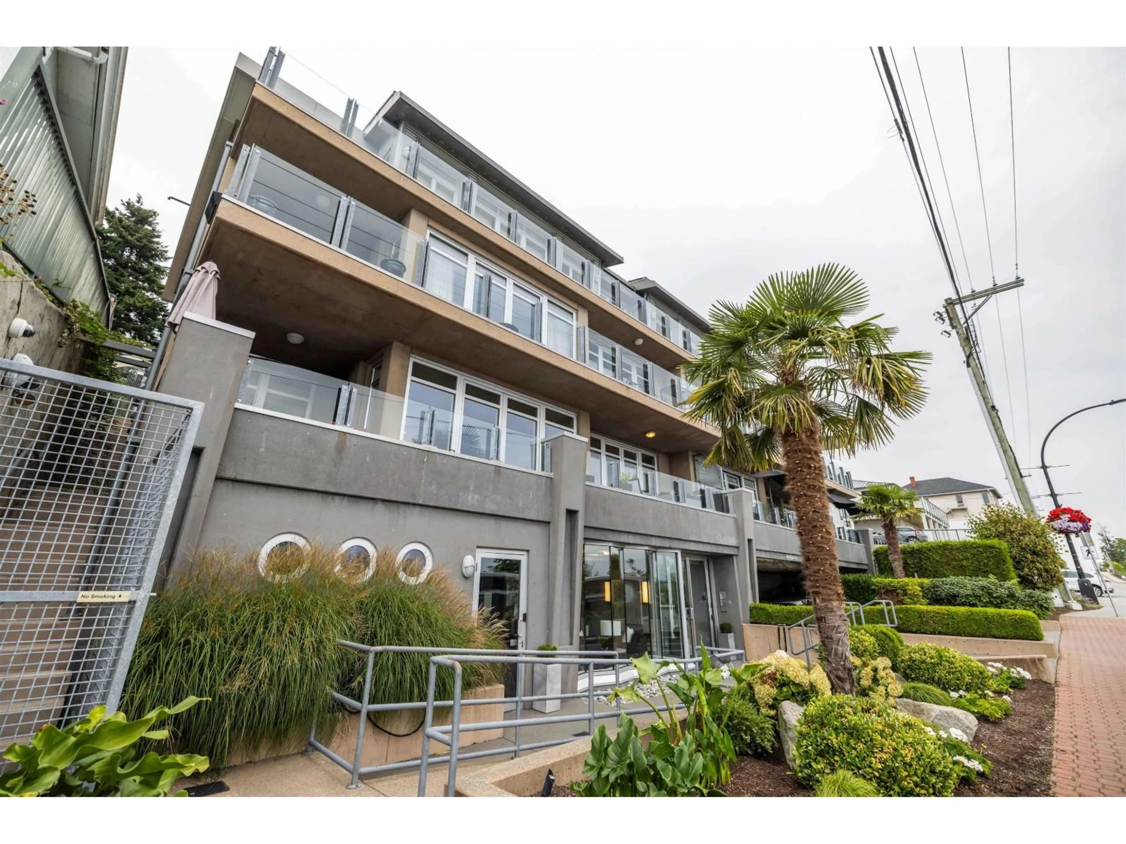 Unknown for 101 - 15097 MARINE, White Rock British Columbia V4B1C5