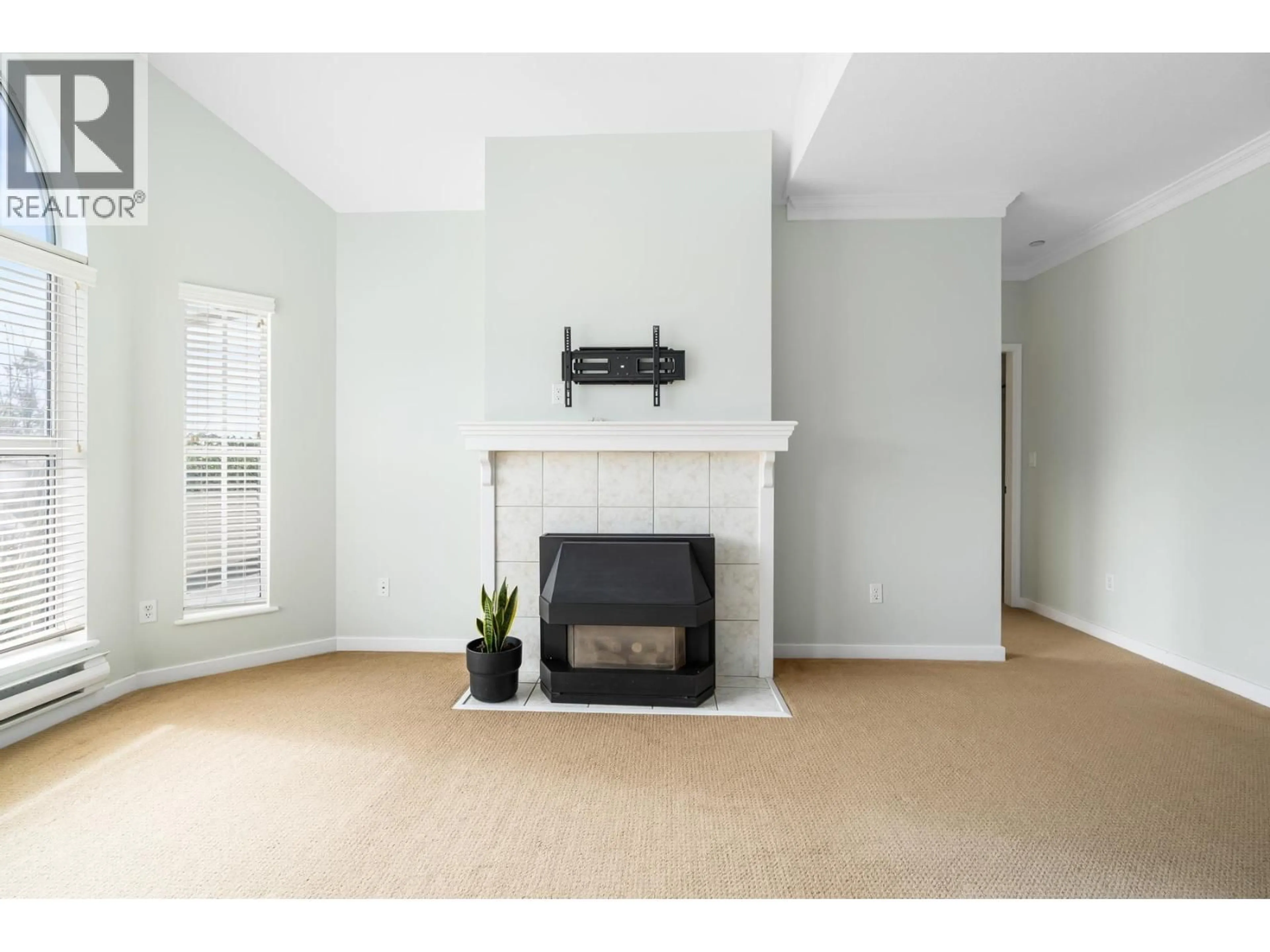 A pic of a room for 403 - 12464 191B STREET, Pitt Meadows British Columbia V3Y2P6