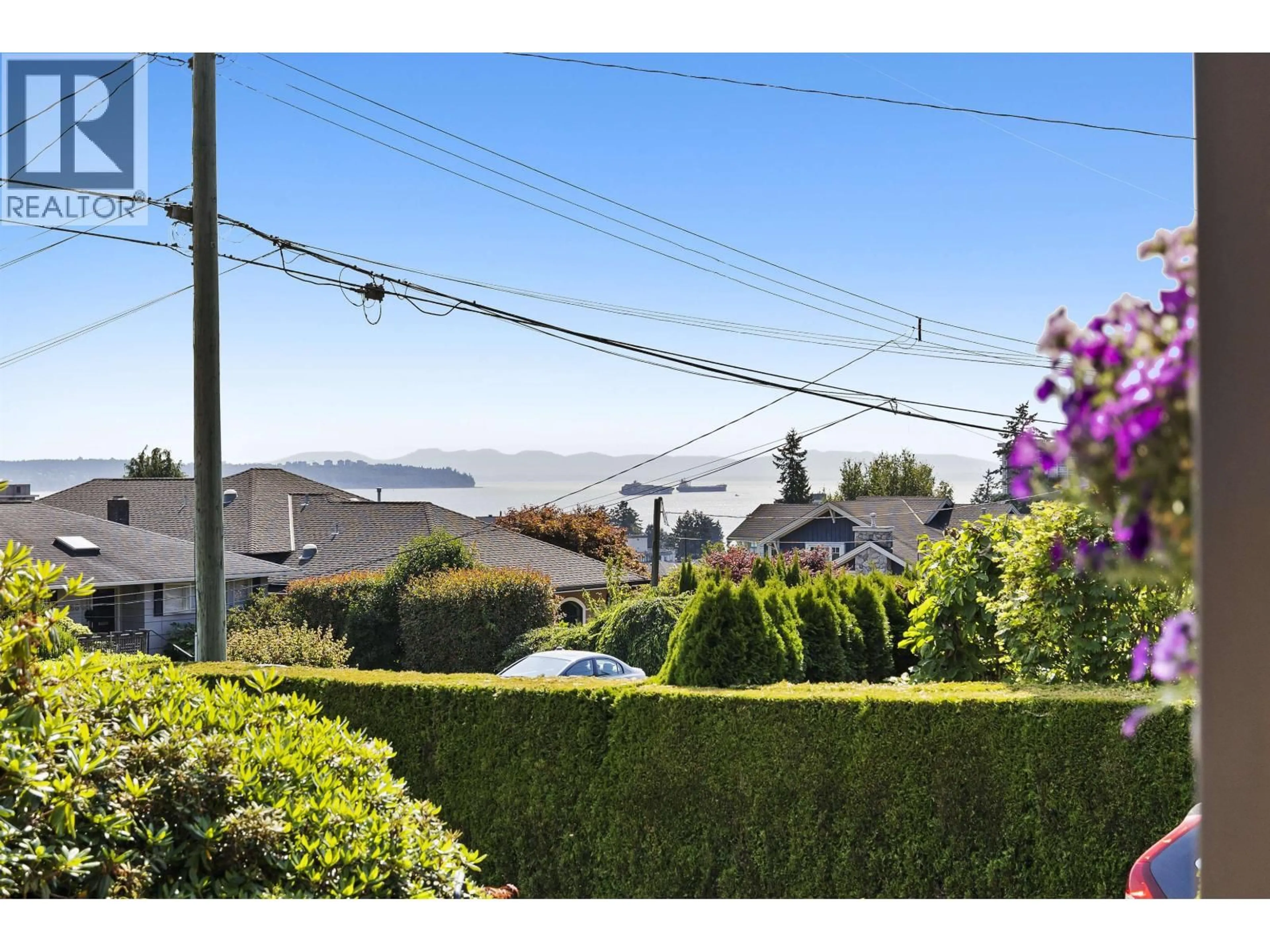 Patio, mountain view for 1175 GORDON AVENUE, West Vancouver British Columbia V7T1P8