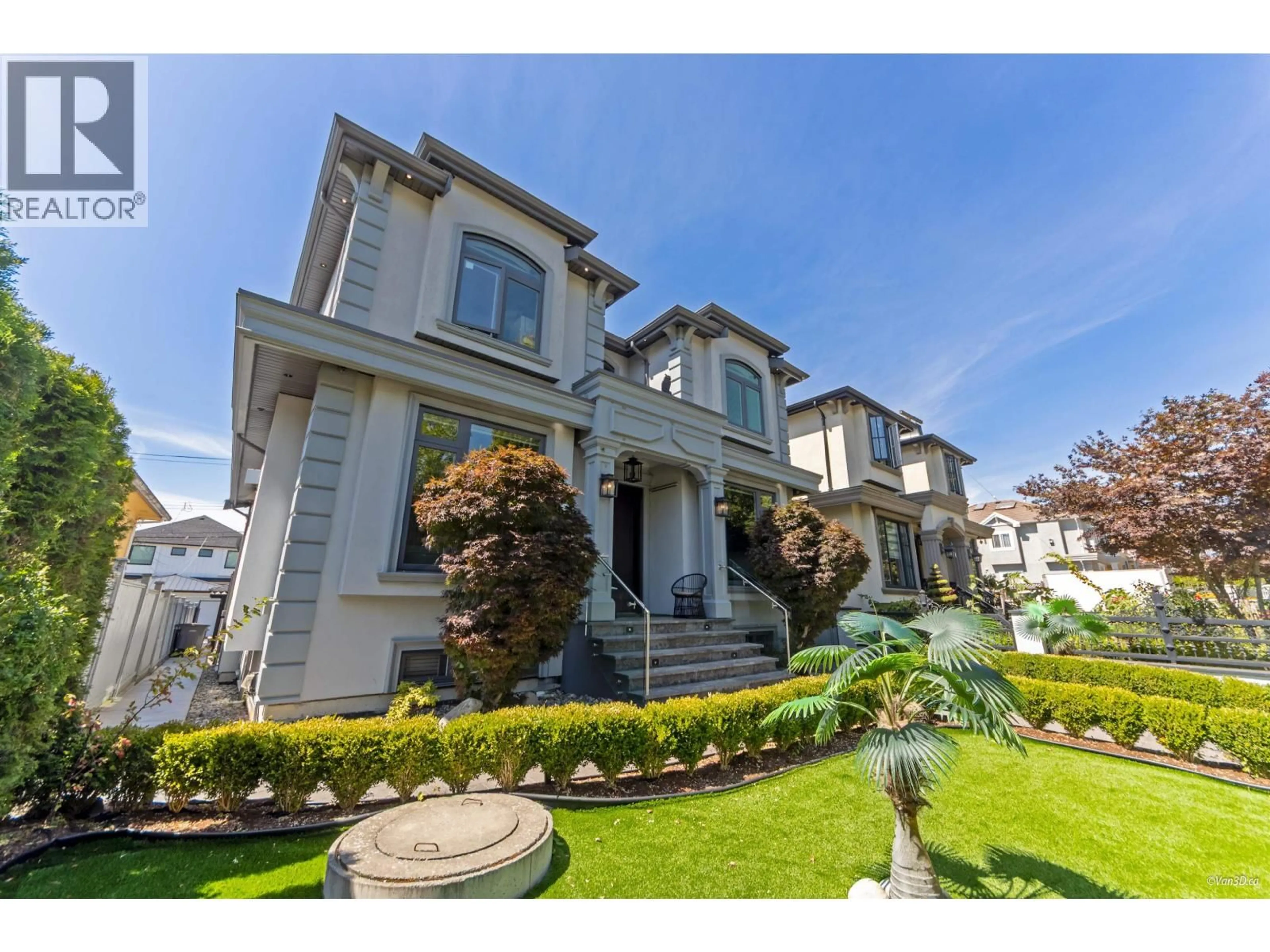 Home with vinyl exterior material, street for 6913 ARGYLE STREET, Vancouver British Columbia V5P3K7