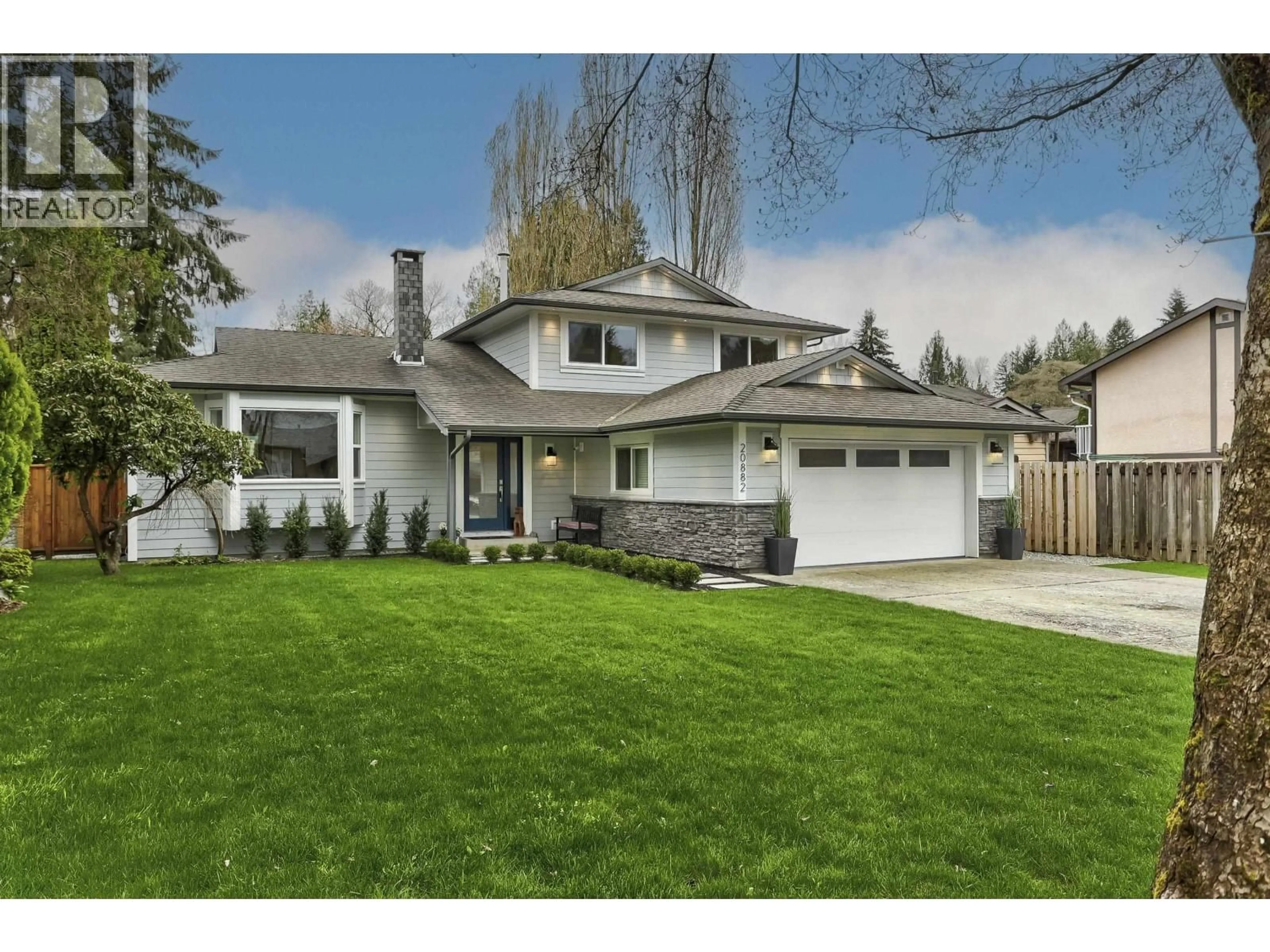 Home with vinyl exterior material, street for 20882 ALPINE CRESCENT, Maple Ridge British Columbia V4R2M3
