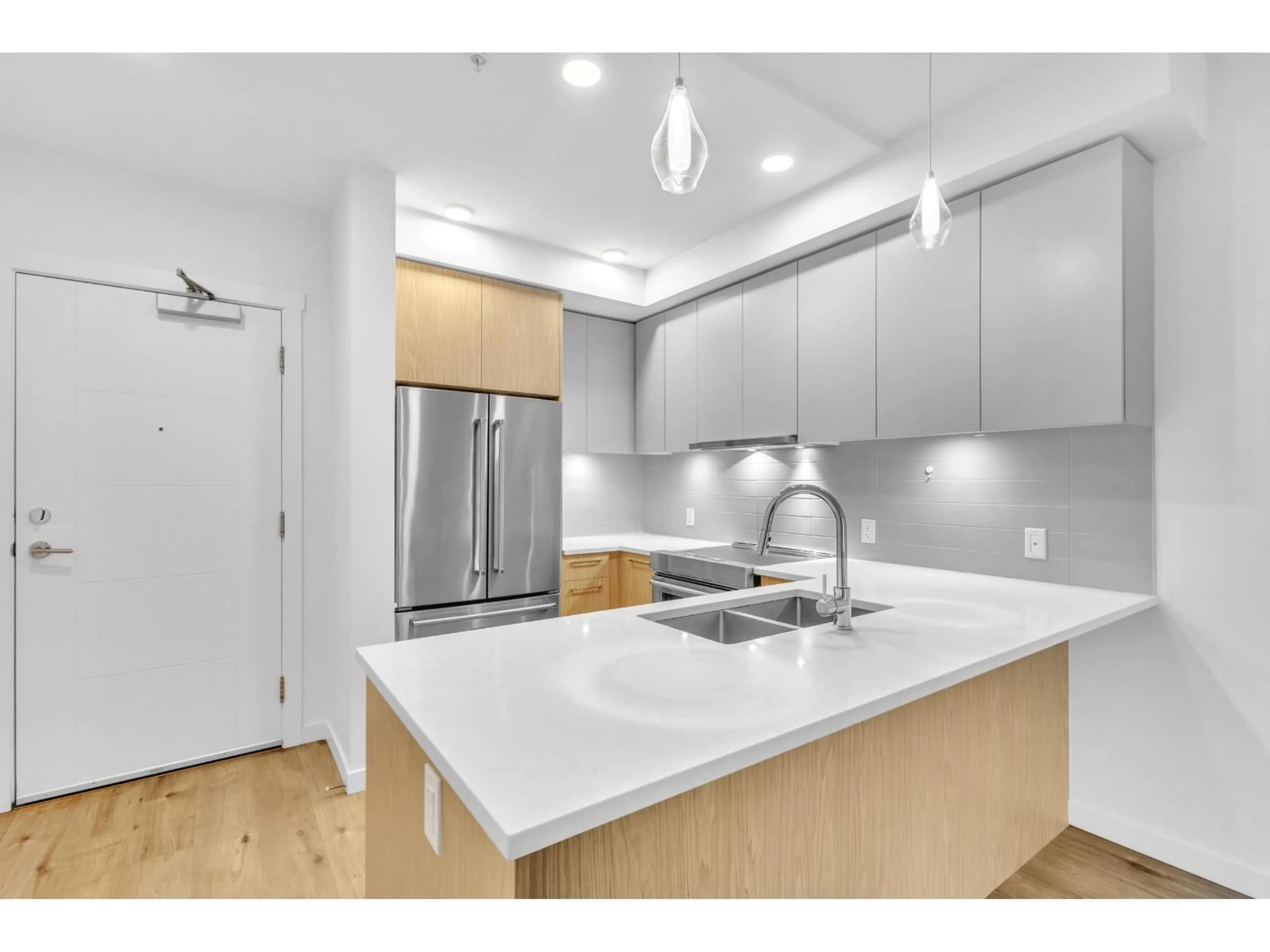 Open concept kitchen, unknown for 415 - 3182 GLADWIN, Abbotsford British Columbia V2T0K8