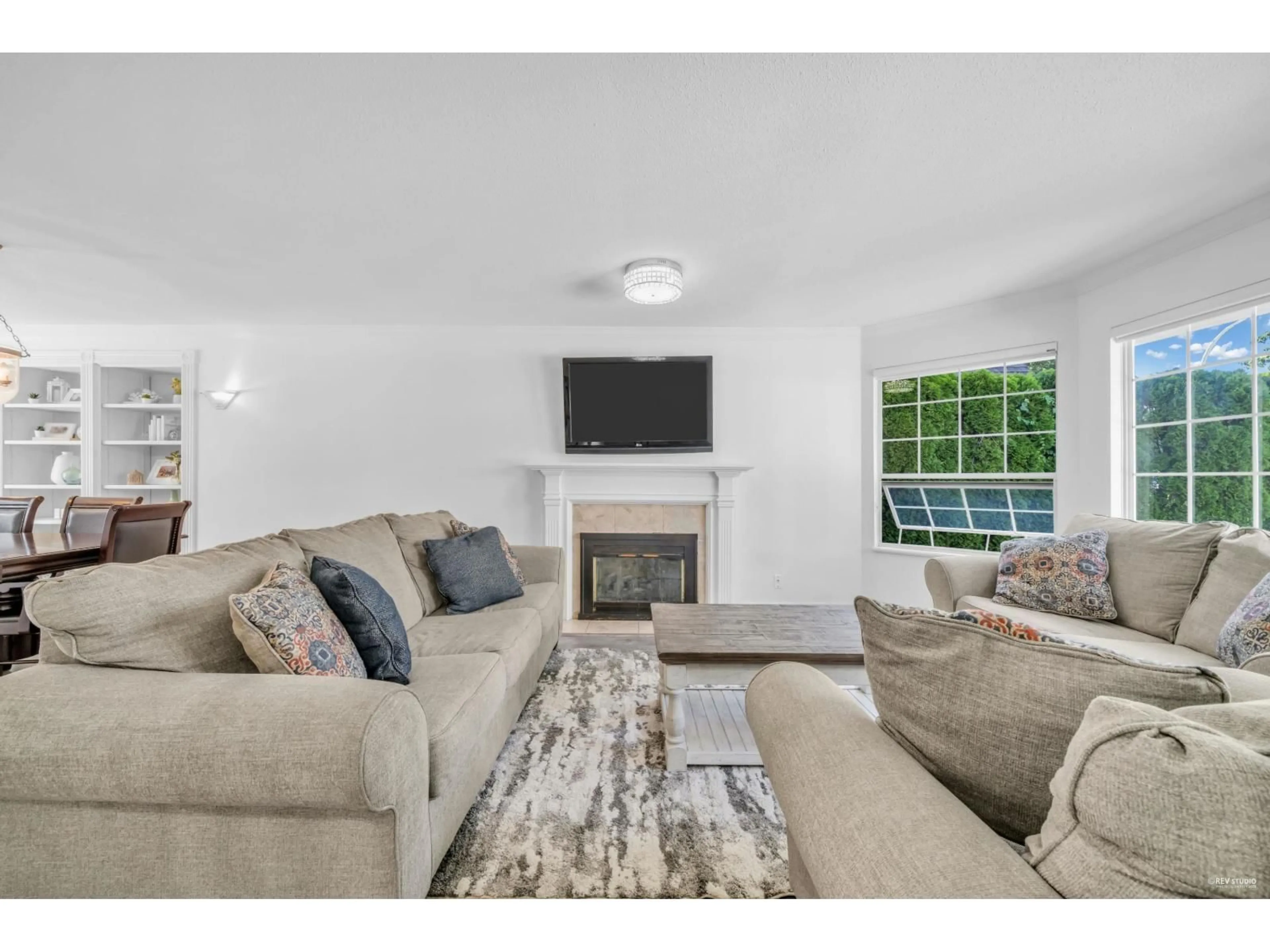 Living room with furniture, unknown for 13330 59B, Surrey British Columbia V3X2N6