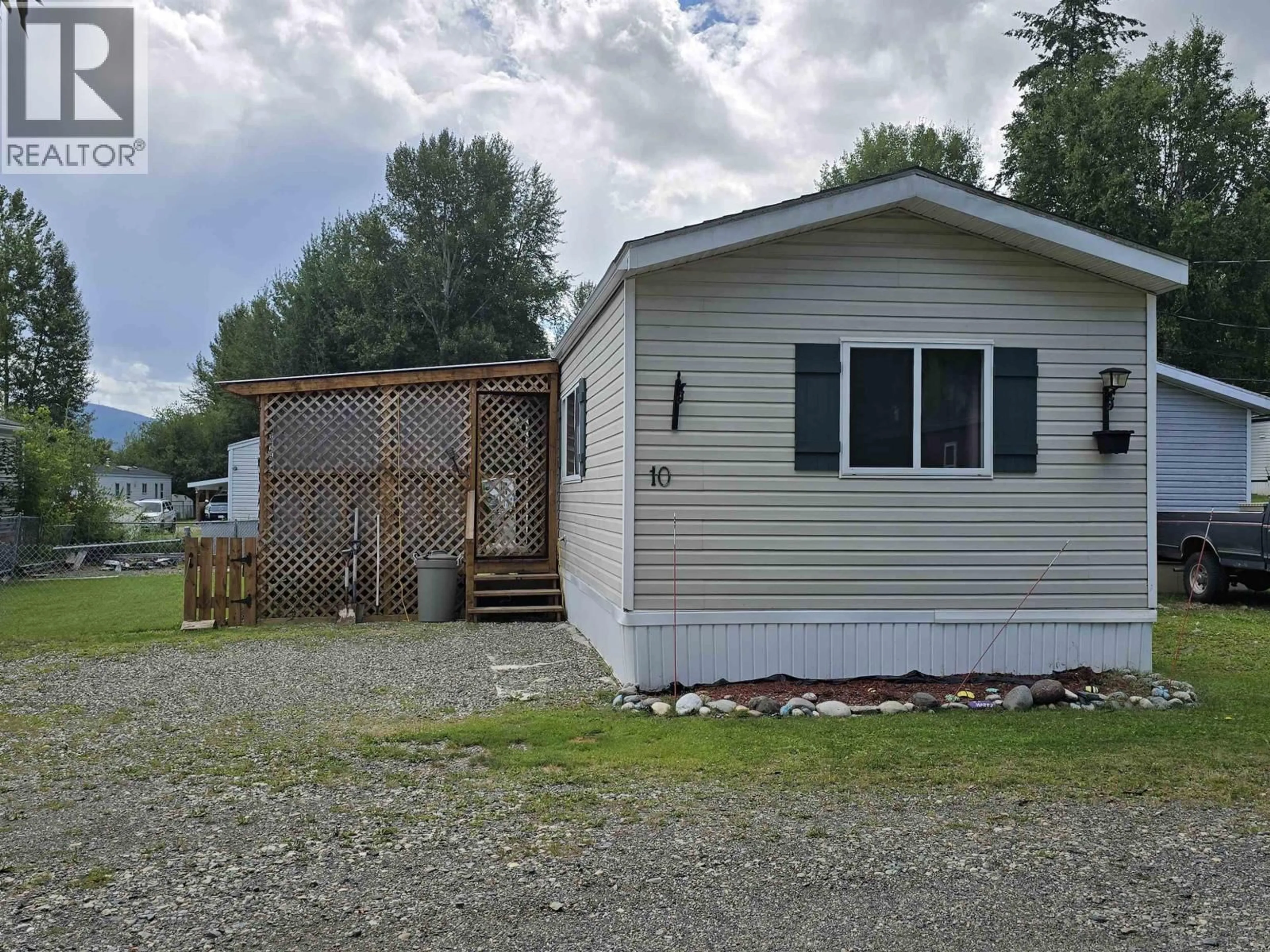 Unknown for 10 - 3211 GOOK ROAD, Quesnel British Columbia V2J6N6