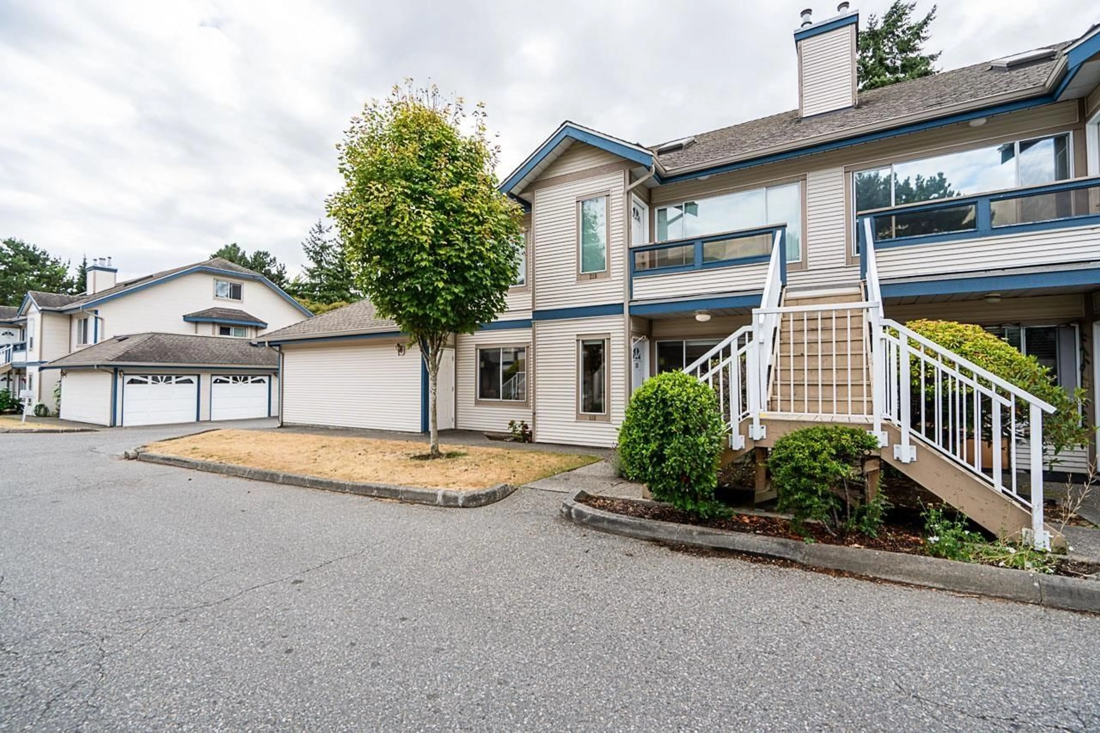 Home with vinyl exterior material, street for 118 - 7837 120A, Surrey British Columbia V3W0W9