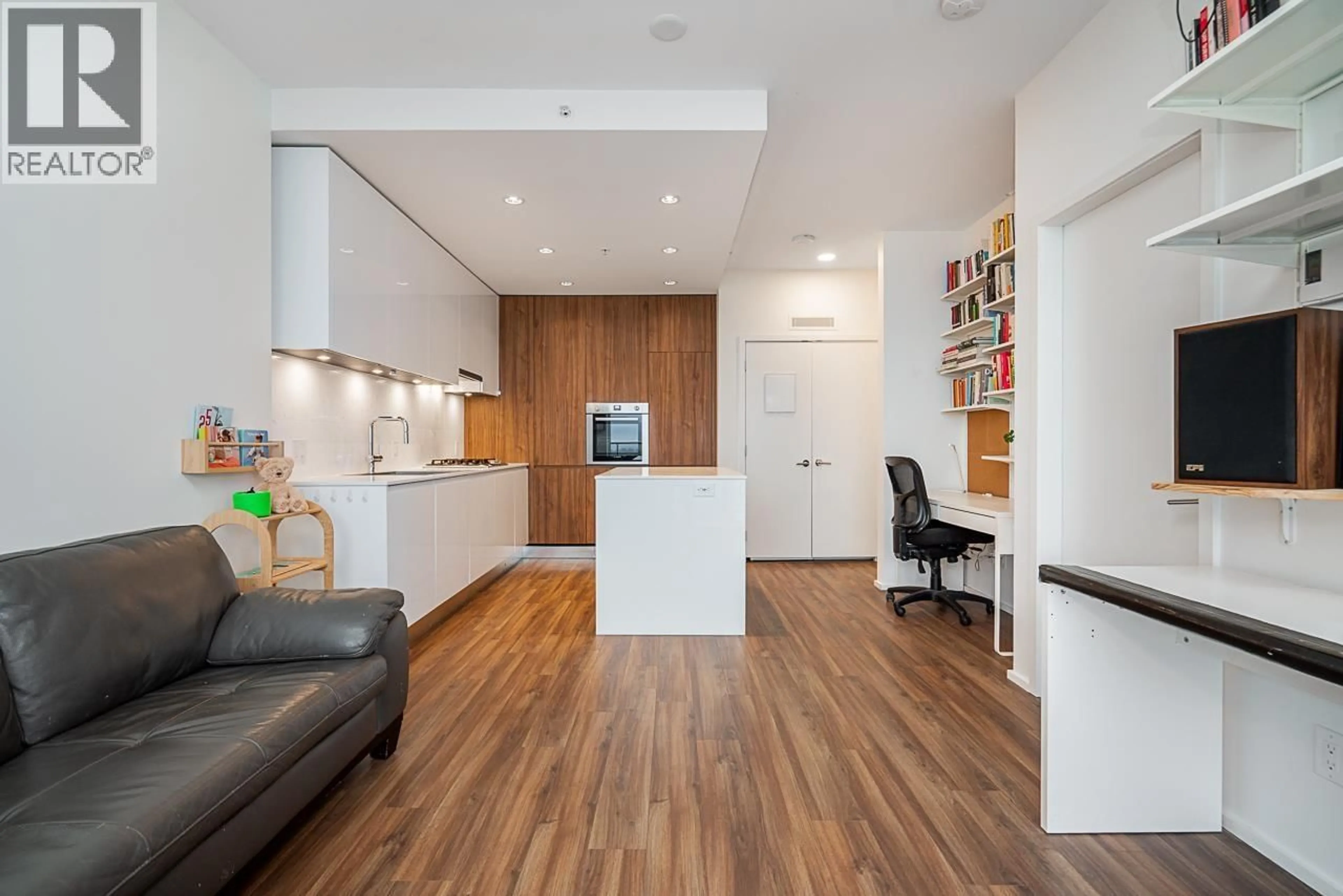 Open concept kitchen, wood/laminate floor for 3210 - 4650 BRENTWOOD BOULEVARD, Burnaby British Columbia V5C0M3