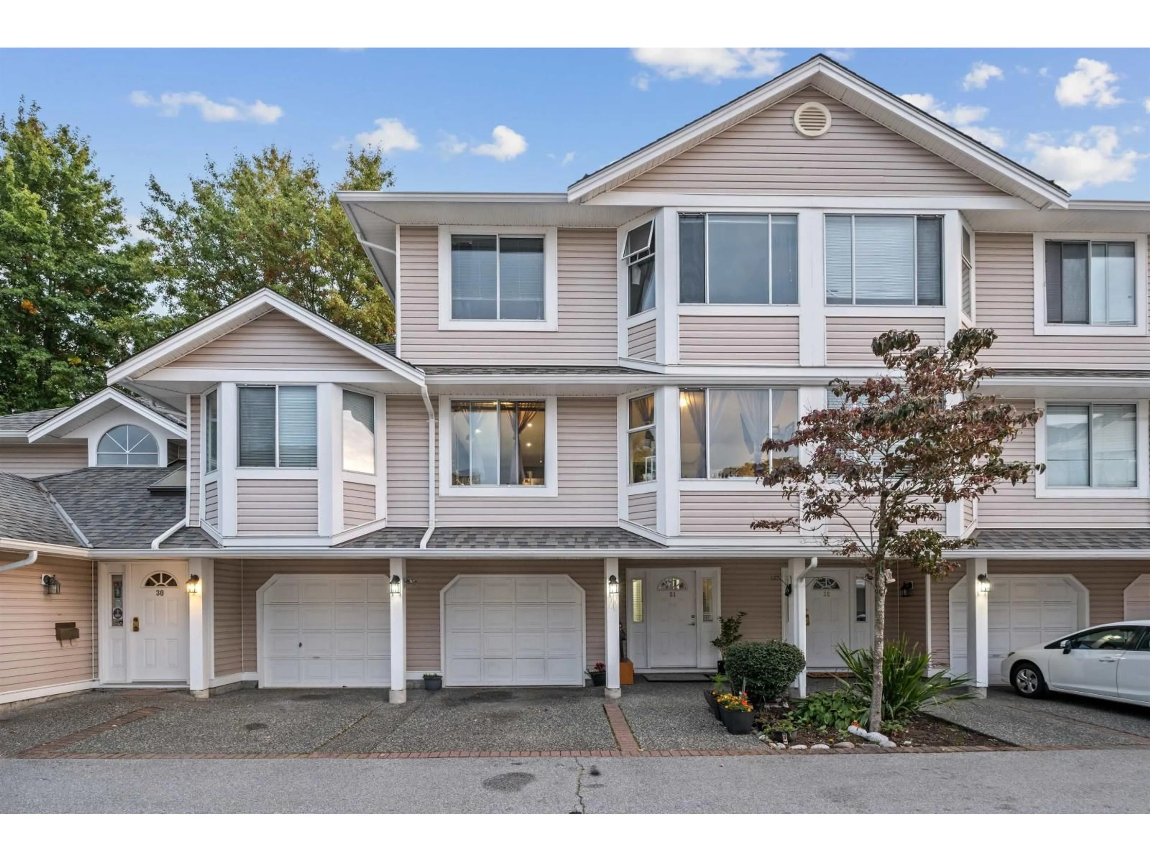 Home with vinyl exterior material, street for 31 - 7955 122, Surrey British Columbia V3W4T4