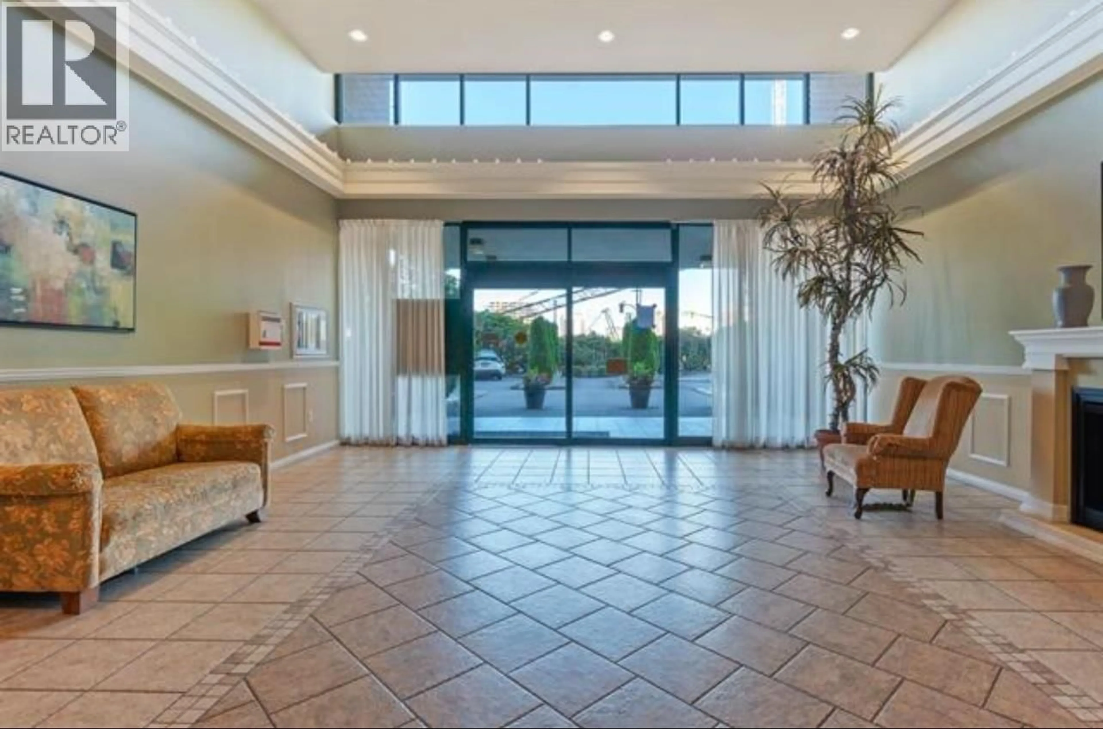 Indoor foyer for 704 - 6651 MINORU BOULEVARD, Richmond British Columbia V6Y1Z2