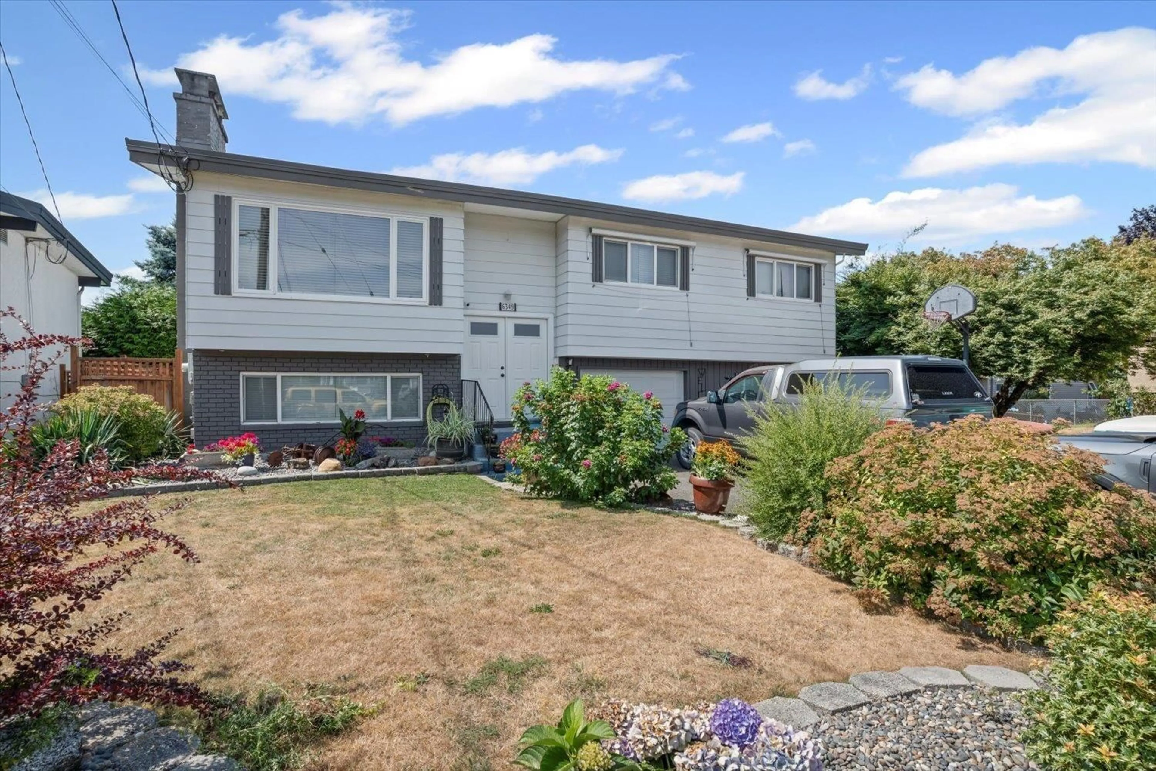 Home with vinyl exterior material, street for 6349 LANARK STREET, Chilliwack British Columbia V2R2M7