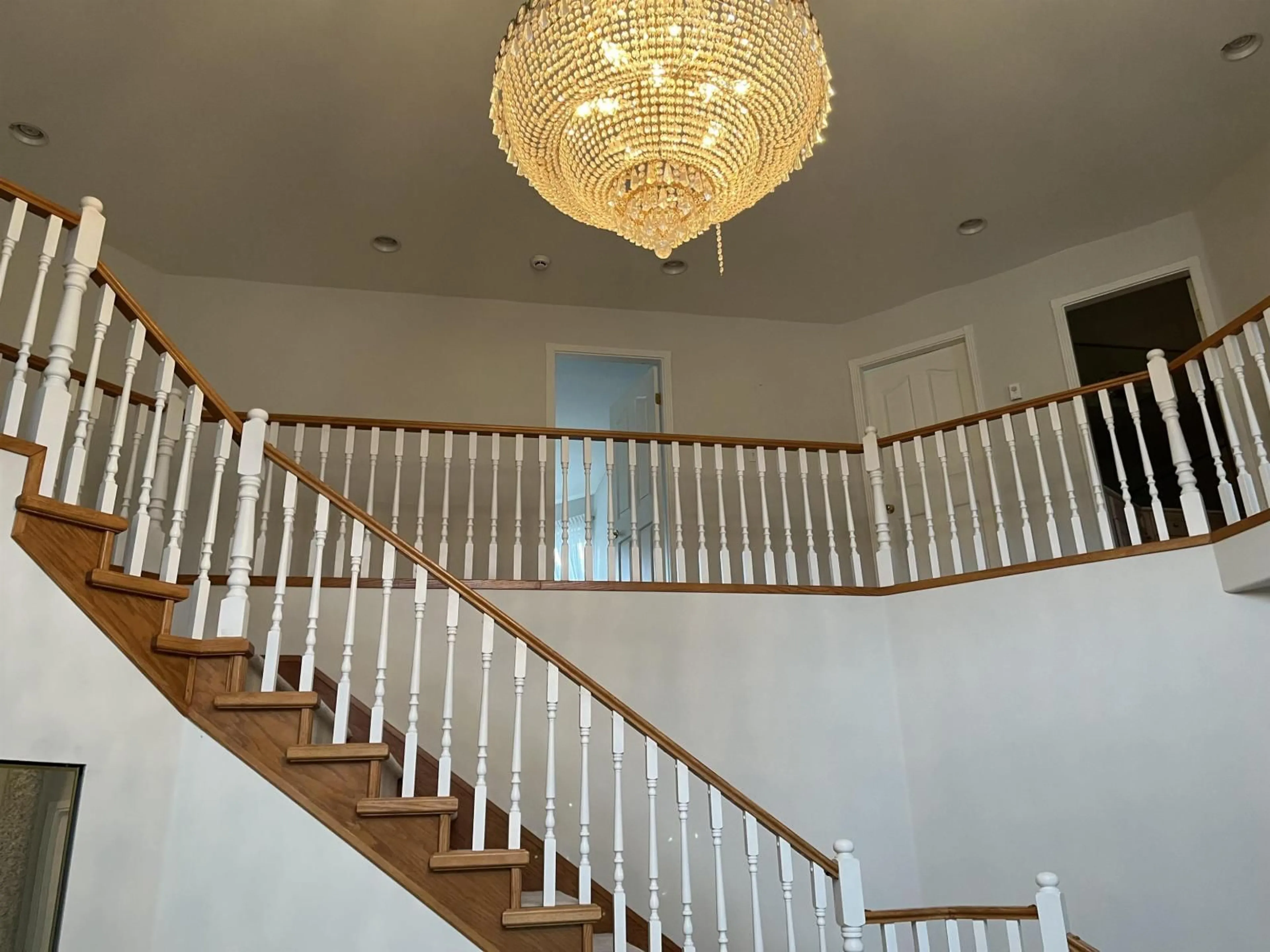 Indoor foyer for 14527 30, Surrey British Columbia V4P1P9