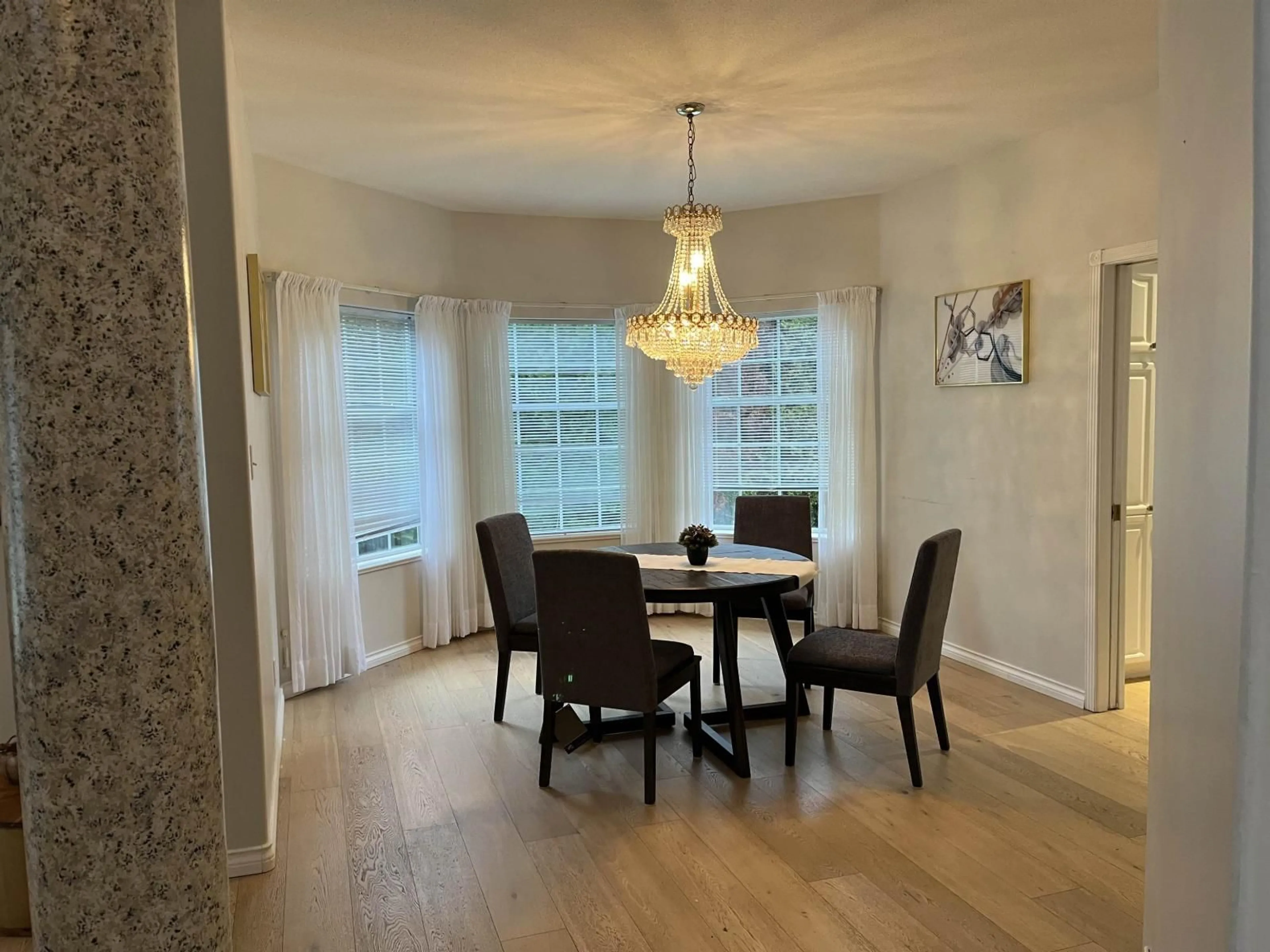 Dining room, wood/laminate floor for 14527 30, Surrey British Columbia V4P1P9