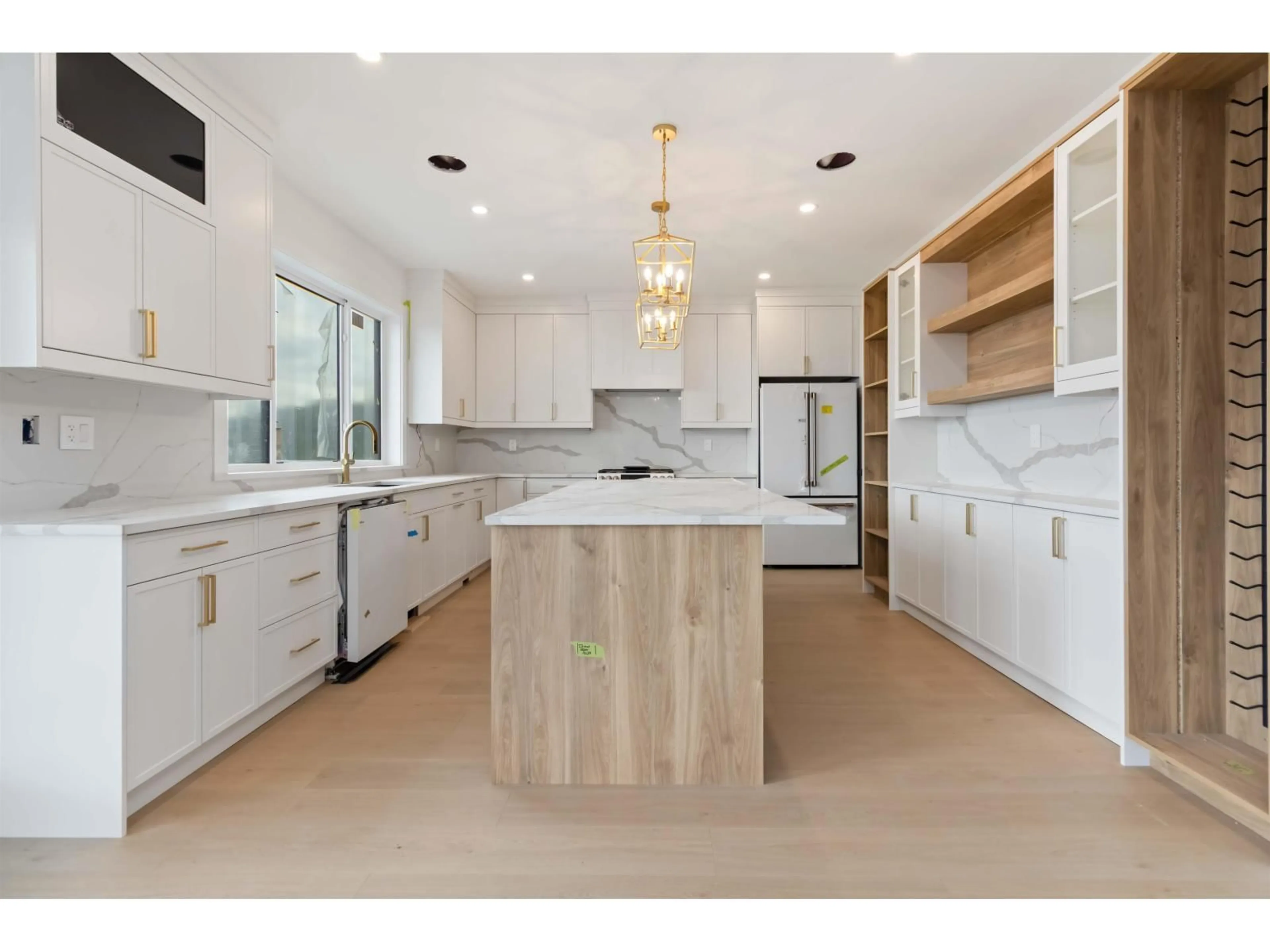 Open concept kitchen, ceramic/tile floor for 50497 KINGSTON DRIVE, Chilliwack British Columbia V4Z0C2