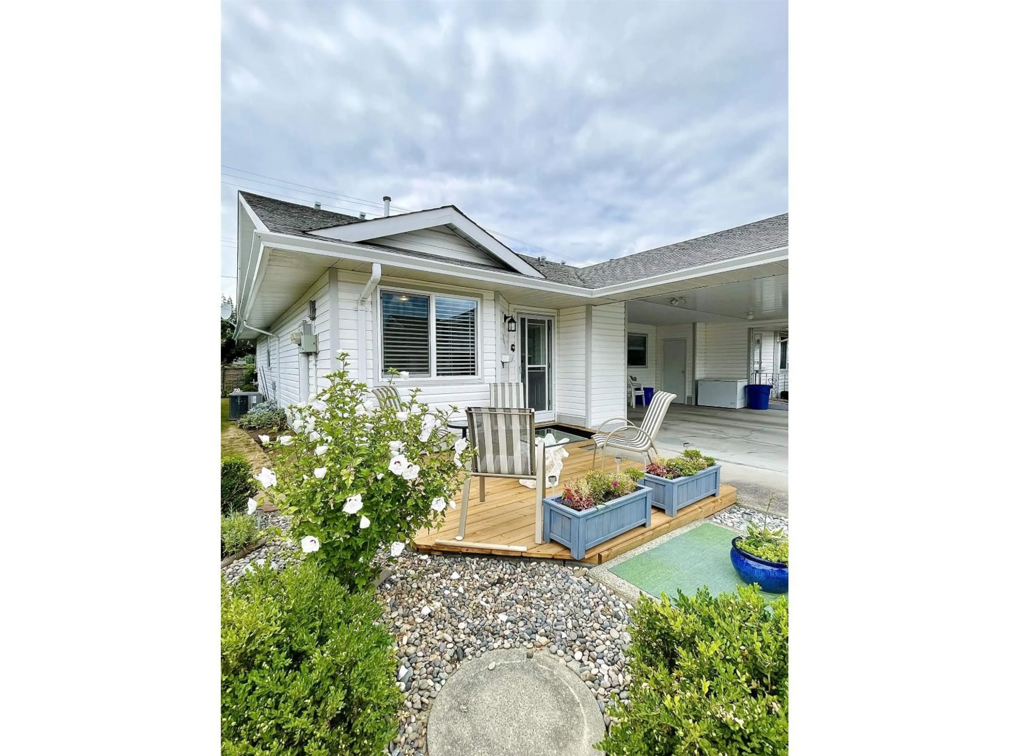 Home with vinyl exterior material, street for 240 - 7610 EVANS ROAD, Chilliwack British Columbia V2R2Z5