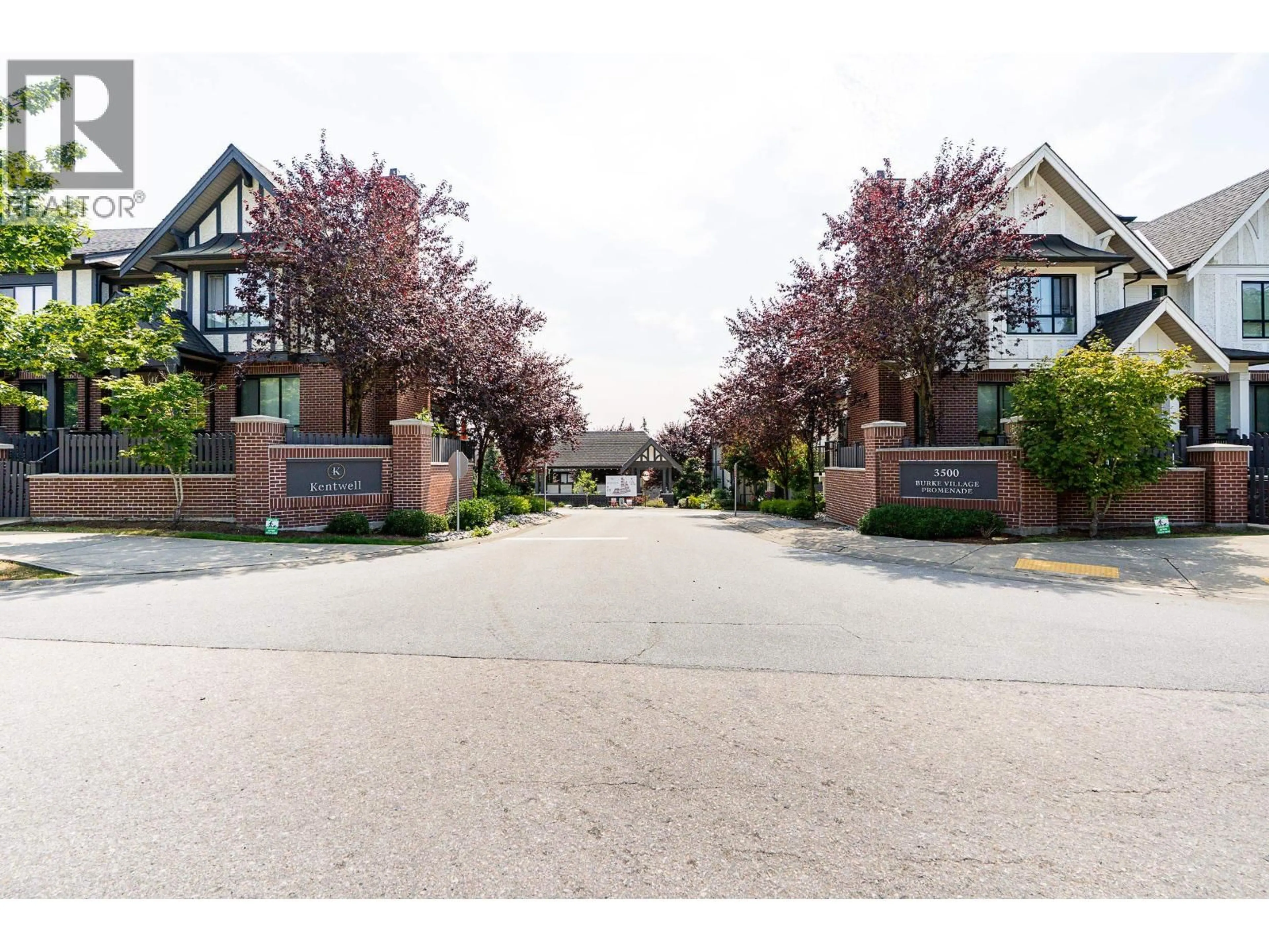 A pic from outside/outdoor area/front of a property/back of a property/a pic from drone, street for 91 - 3500 BURKE VILLAGE PROMENADE, Coquitlam British Columbia V3E0N2