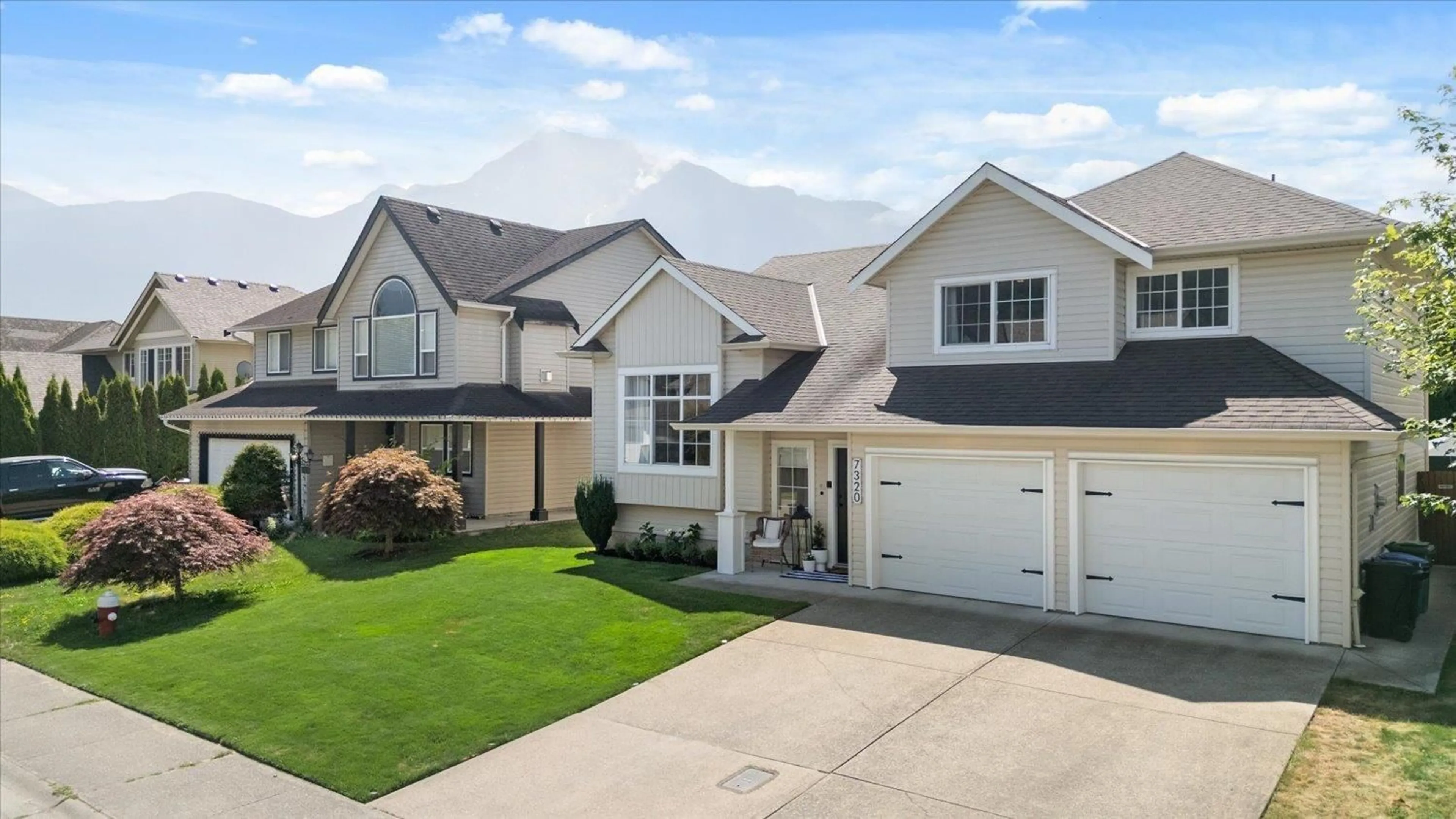 Home with vinyl exterior material, street for 7320 PRASMOUNT PLACE, Agassiz British Columbia V0M1A0