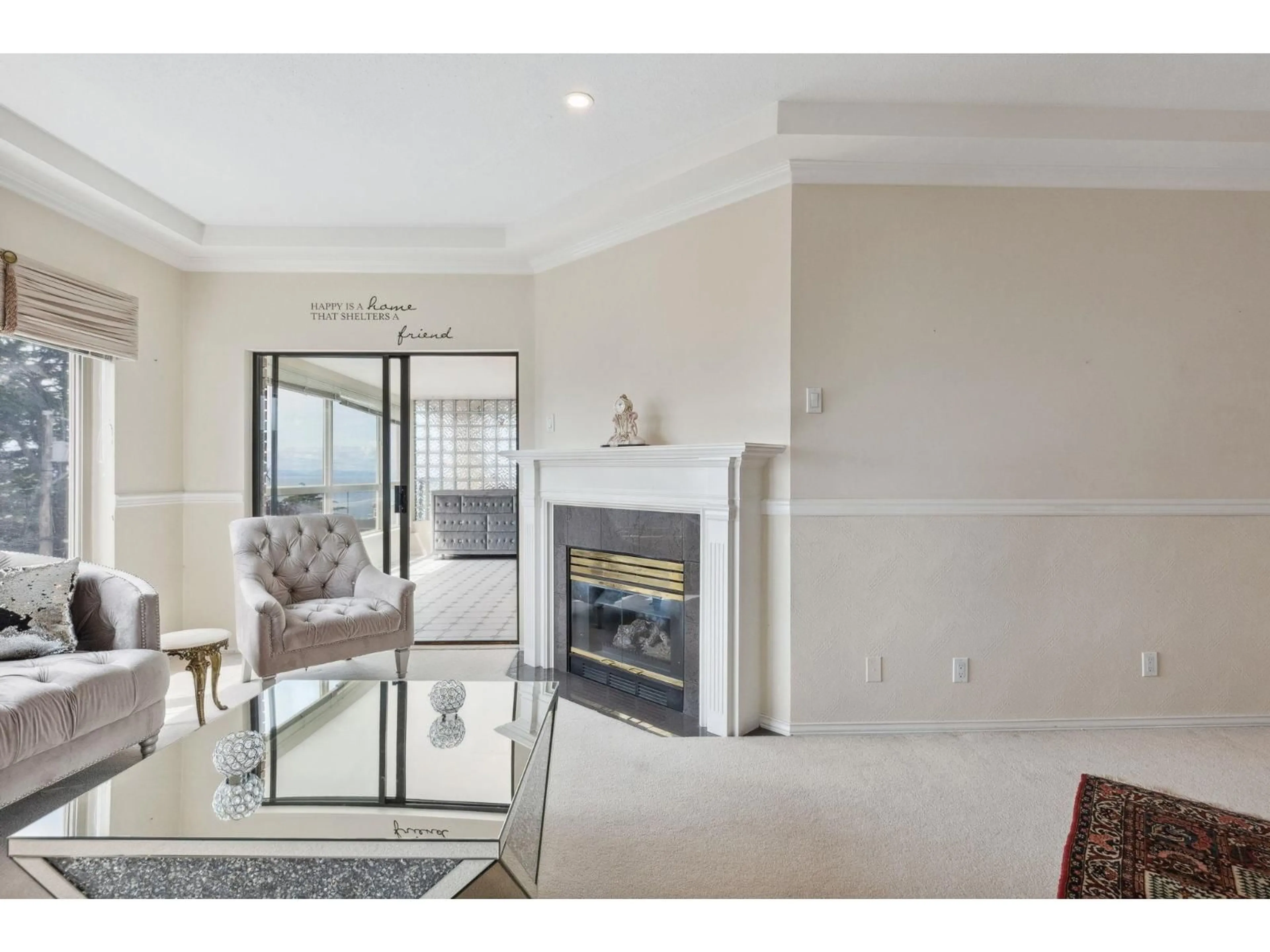 Living room with furniture, ceramic/tile floor for 204 - 15176 BUENA VISTA, White Rock British Columbia V4B1Y3