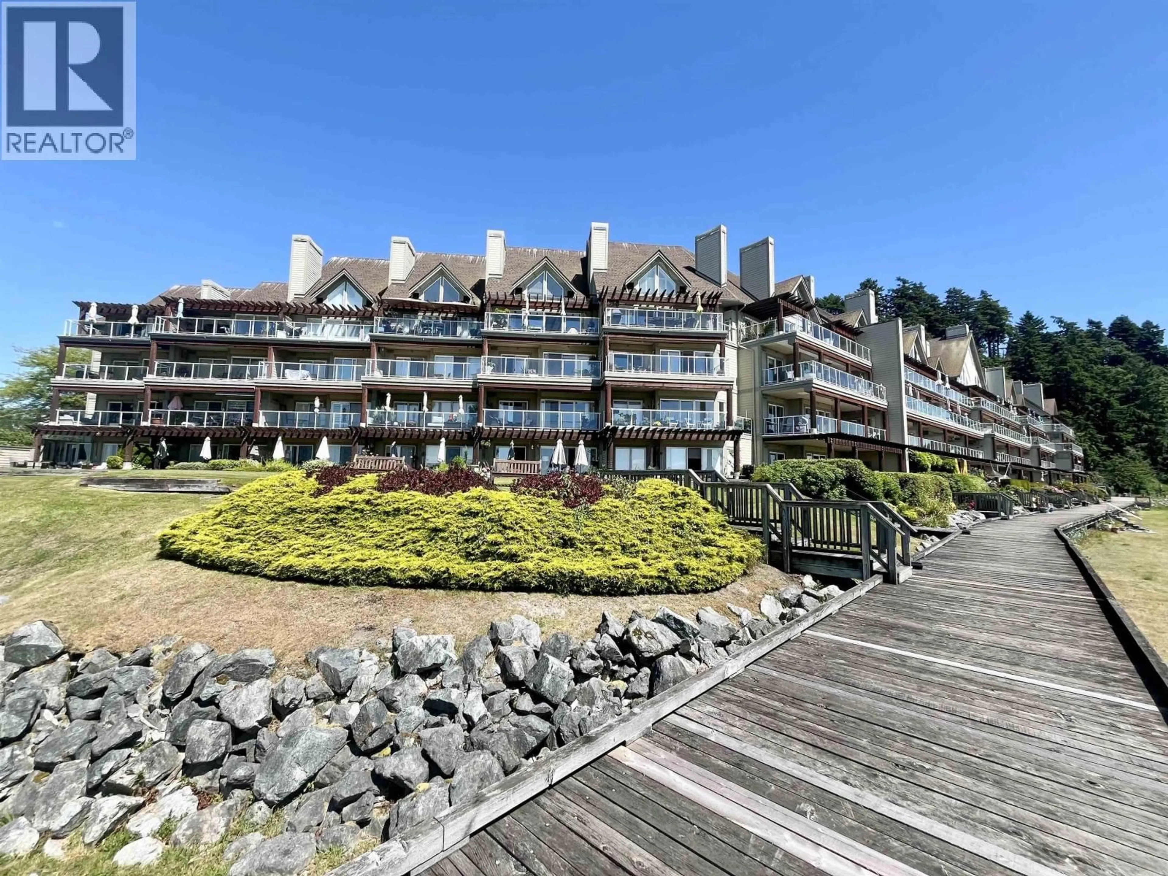 A pic from outside/outdoor area/front of a property/back of a property/a pic from drone, unknown for 207 - 1120 TSATSU SHORES DRIVE, Tsawwassen British Columbia V4M4G3