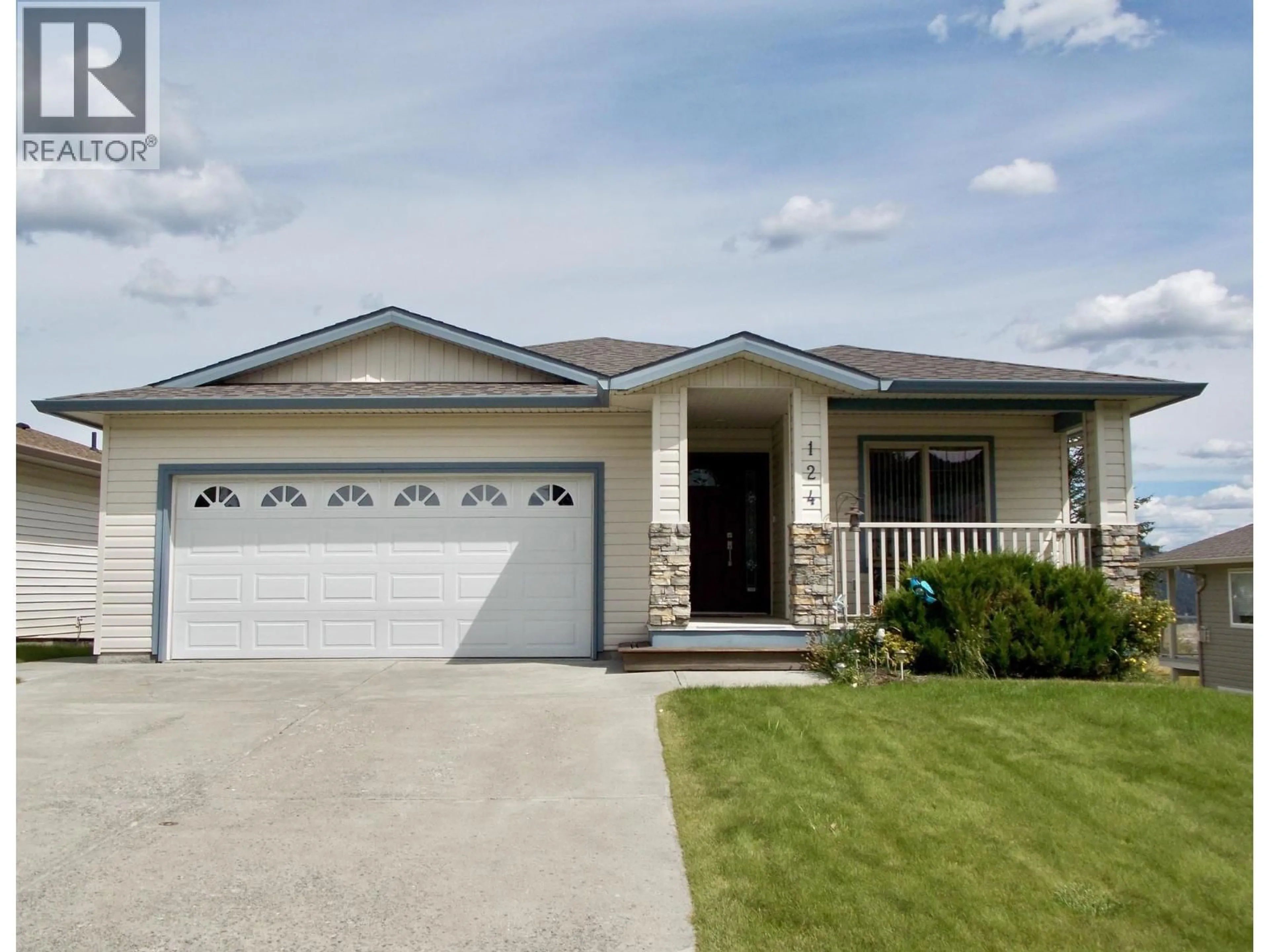 Home with vinyl exterior material, street for 124 - 375 MANDARINO PLACE, Williams Lake British Columbia V2G4V3