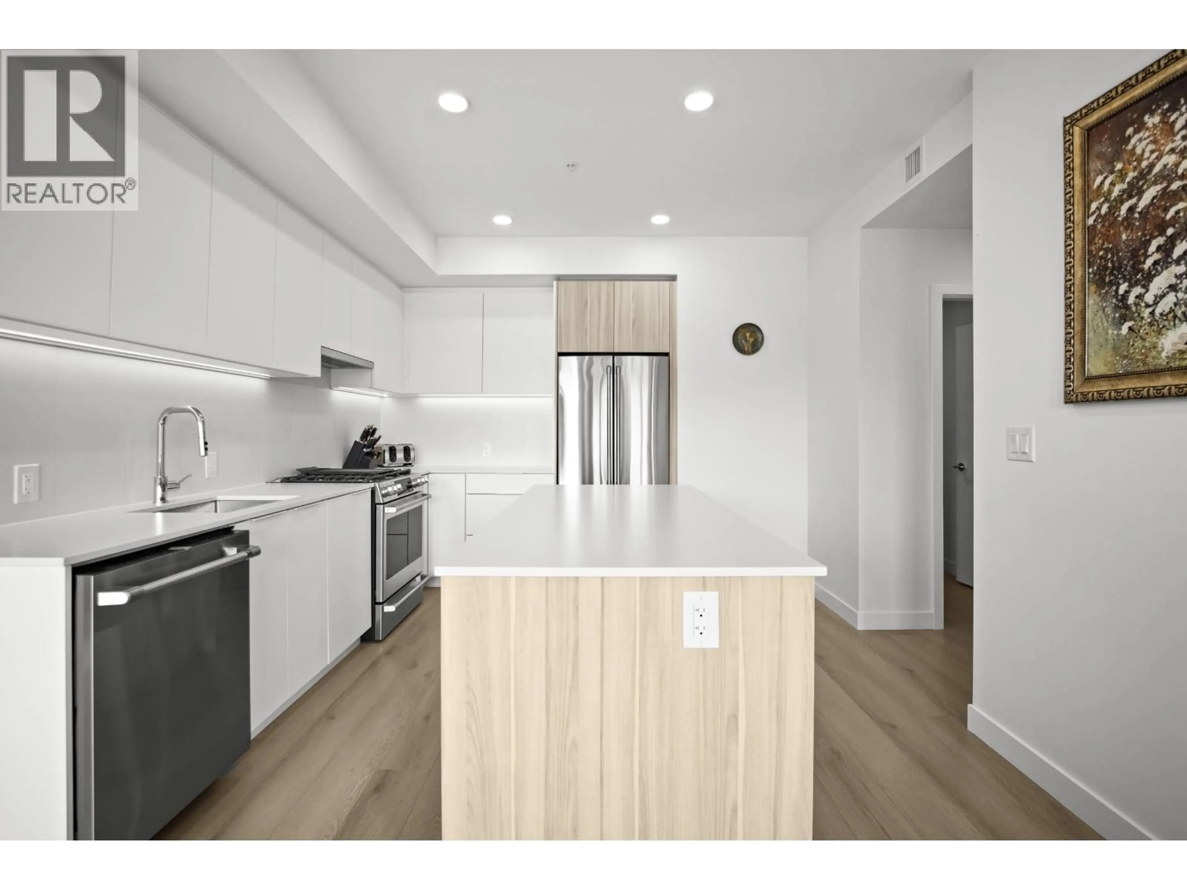 Unknown for 505 - 2450 GARDEN DRIVE, Vancouver British Columbia V5N0K1