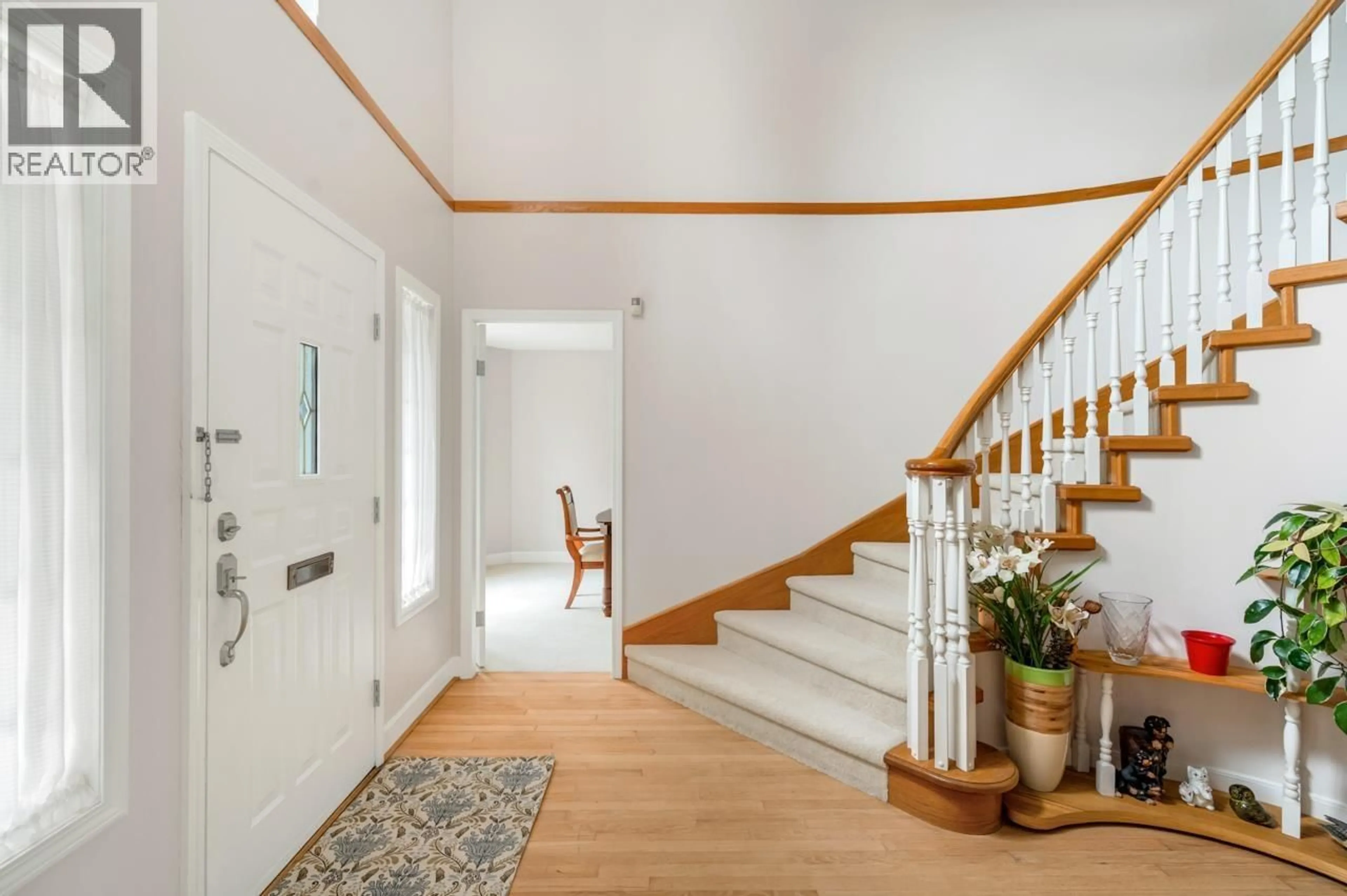 Indoor foyer for 1653 62ND AVENUE, Vancouver British Columbia V6P2G1