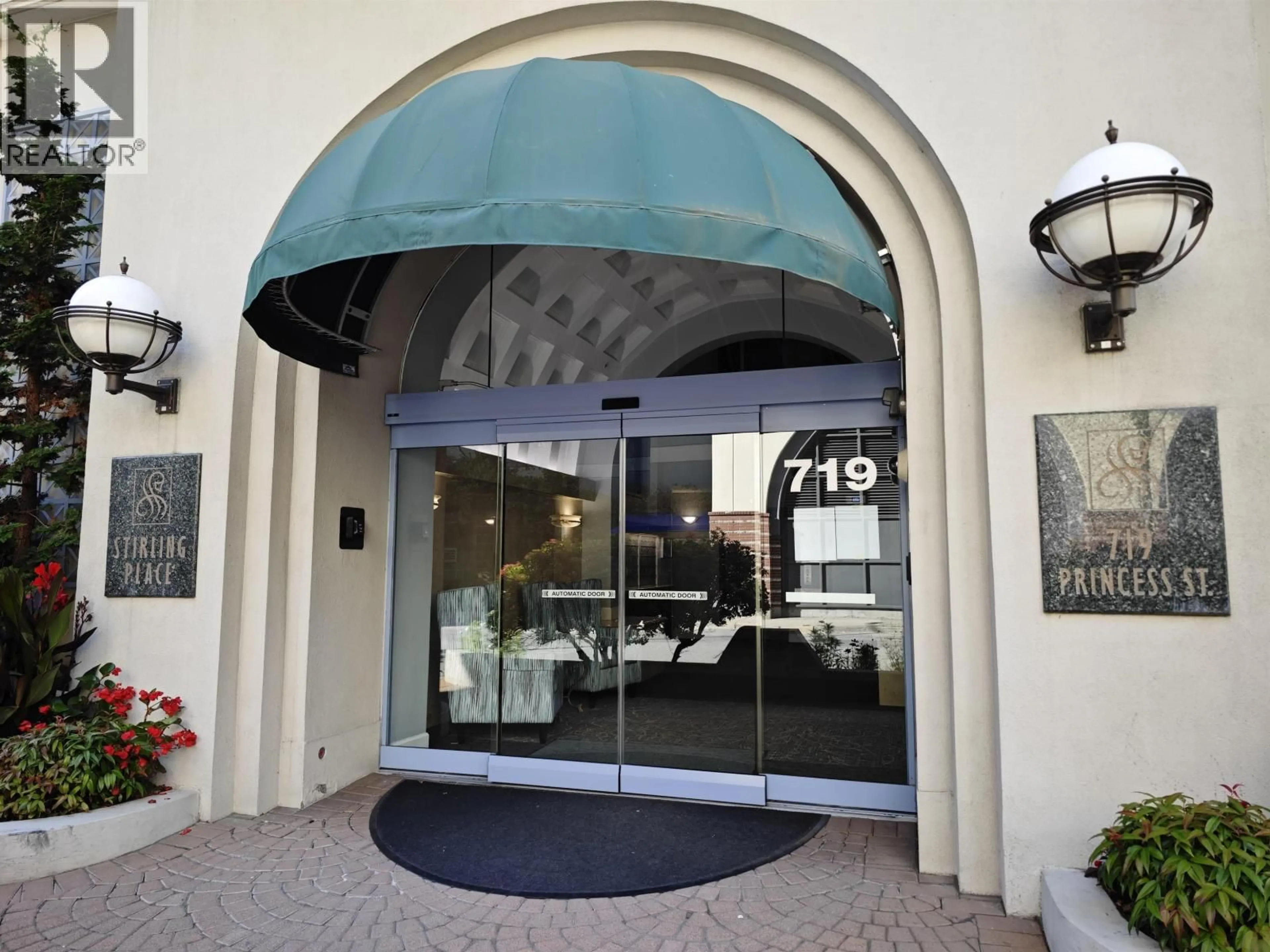 Indoor foyer for 1603 - 719 PRINCESS STREET, New Westminster British Columbia V3M6T9