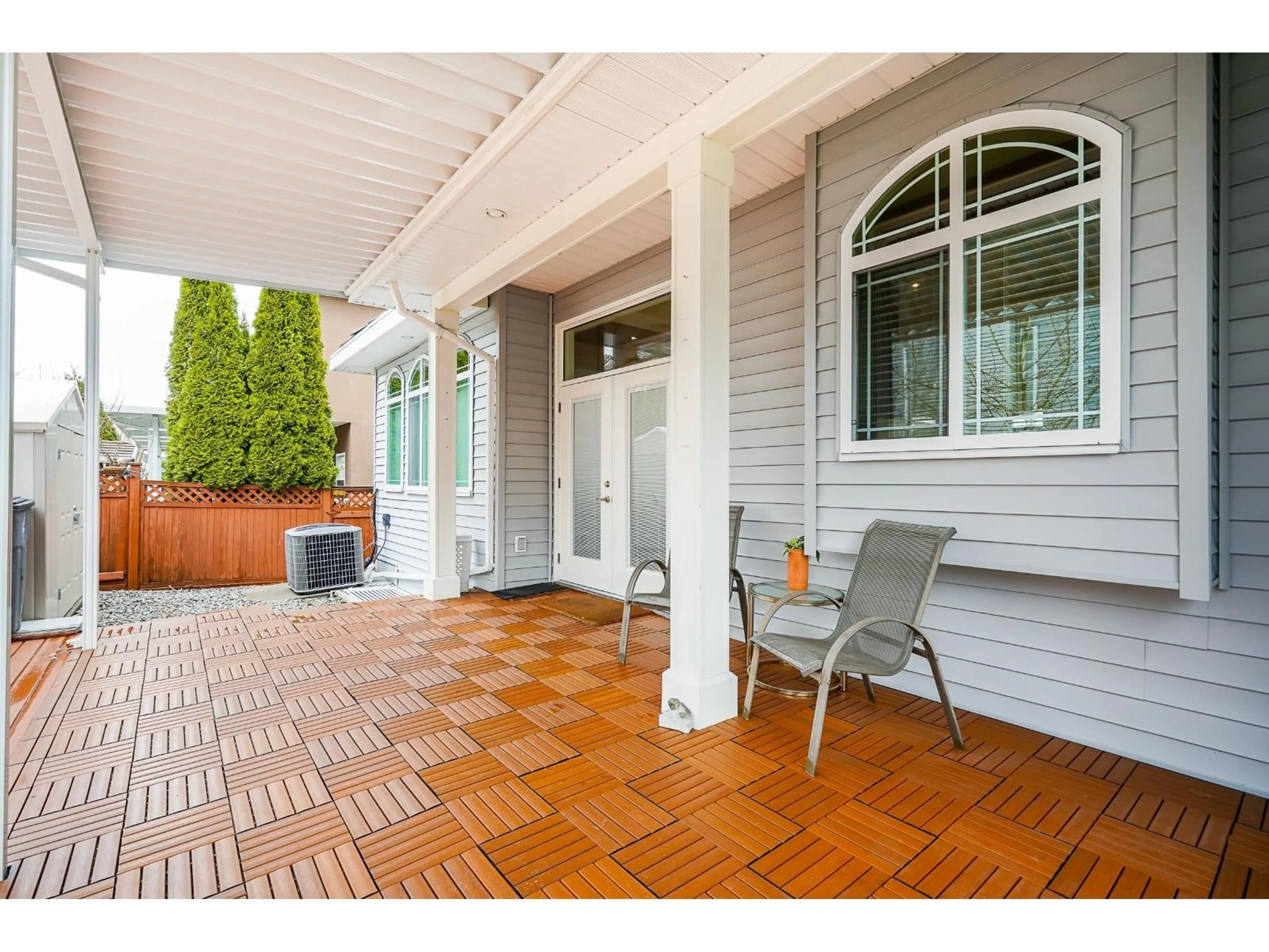 Patio, street for 7811 148, Surrey British Columbia V3S3G1