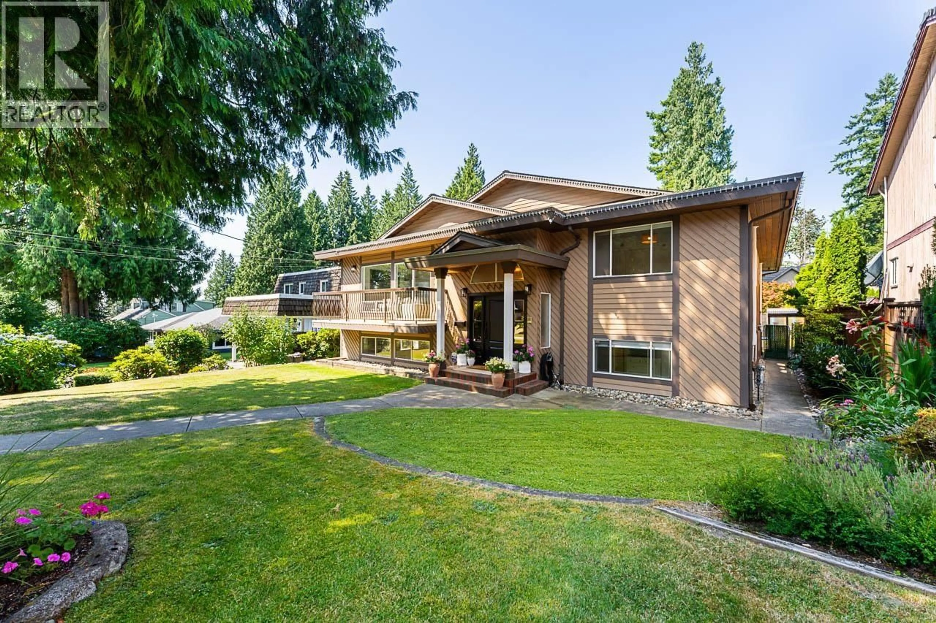 Home with vinyl exterior material, unknown for 518 ROXHAM STREET, Coquitlam British Columbia V3J4P3