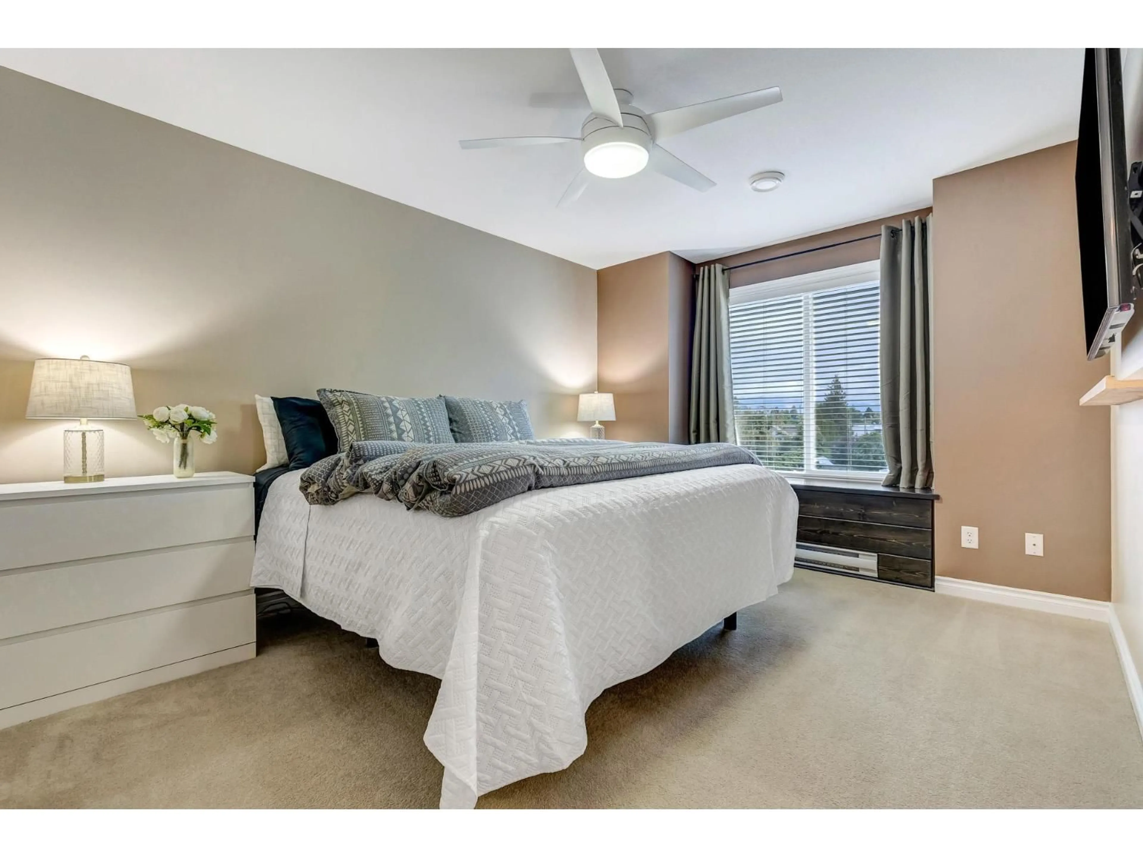 Bedroom with bed, unknown for 9 - 9447 COLLEGE STREET, Chilliwack British Columbia V2P0B3