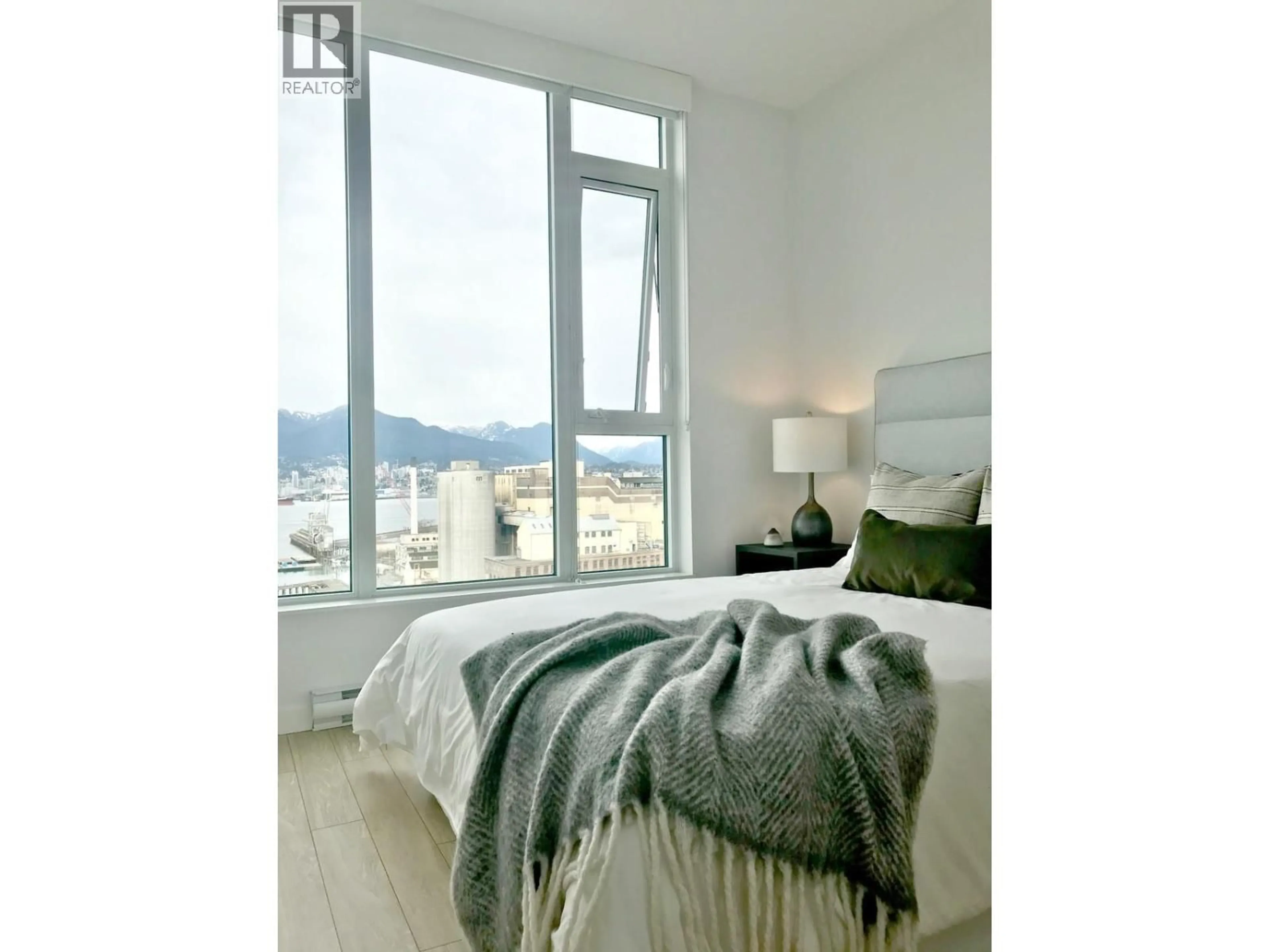 Bedroom with bed, wood/laminate floor for PH8 - 955 HASTINGS STREET, Vancouver British Columbia V6A0G8