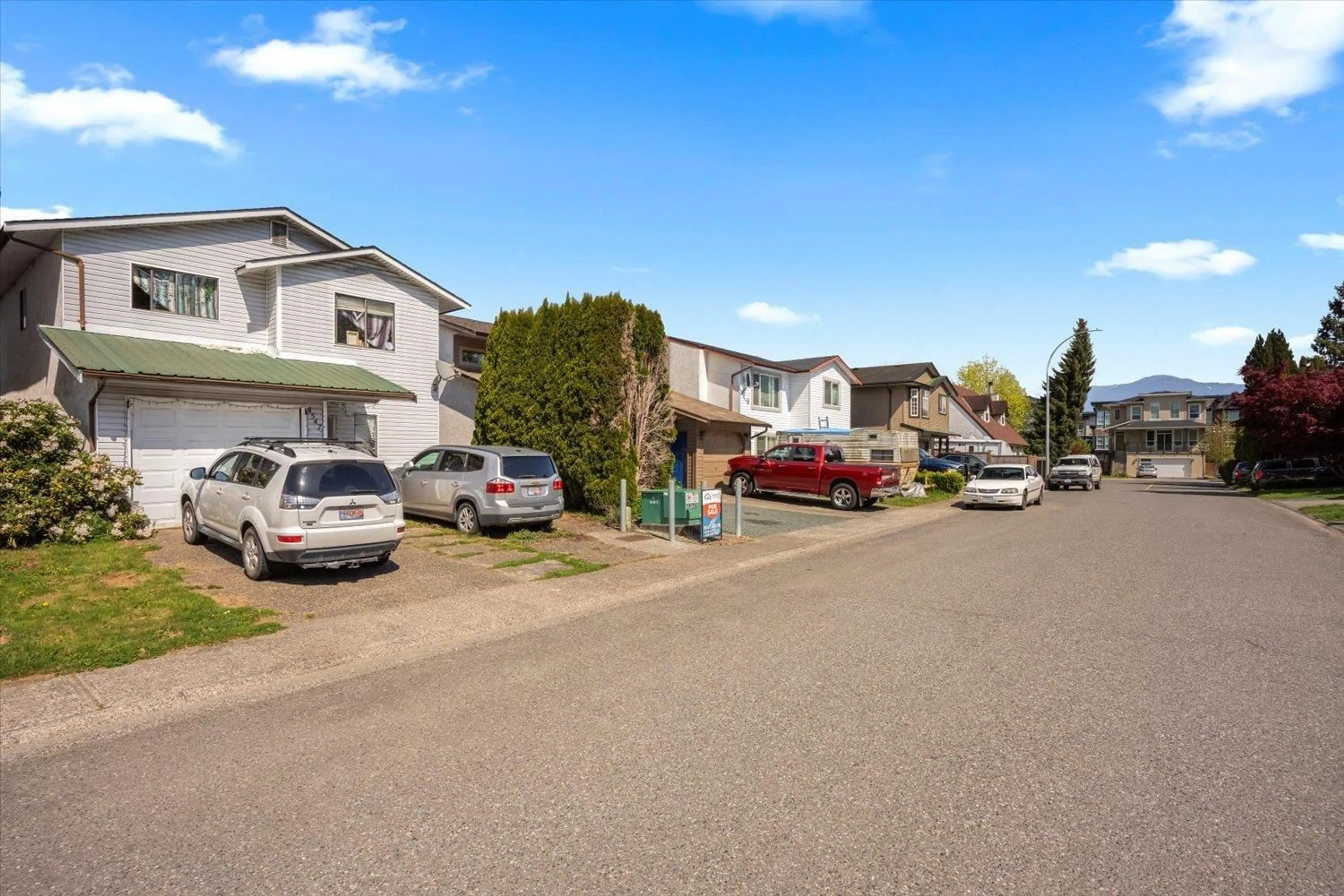 A pic from outside/outdoor area/front of a property/back of a property/a pic from drone, street for 8547 MCCUTCHEON AVENUE, Chilliwack British Columbia V2P7L3