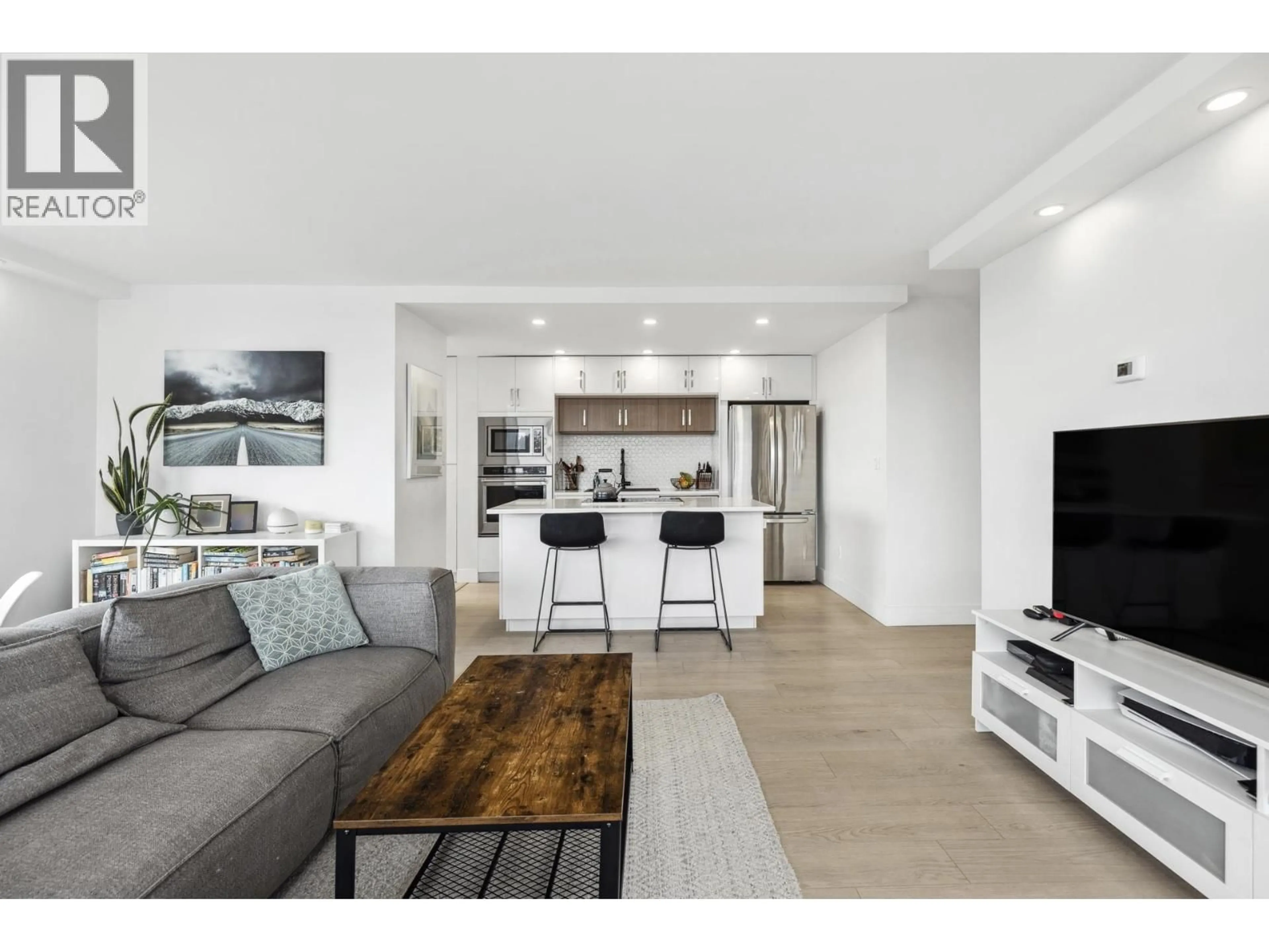 Open concept kitchen, unknown for 1003 - 140 KEITH ROAD, North Vancouver British Columbia V7L4M9