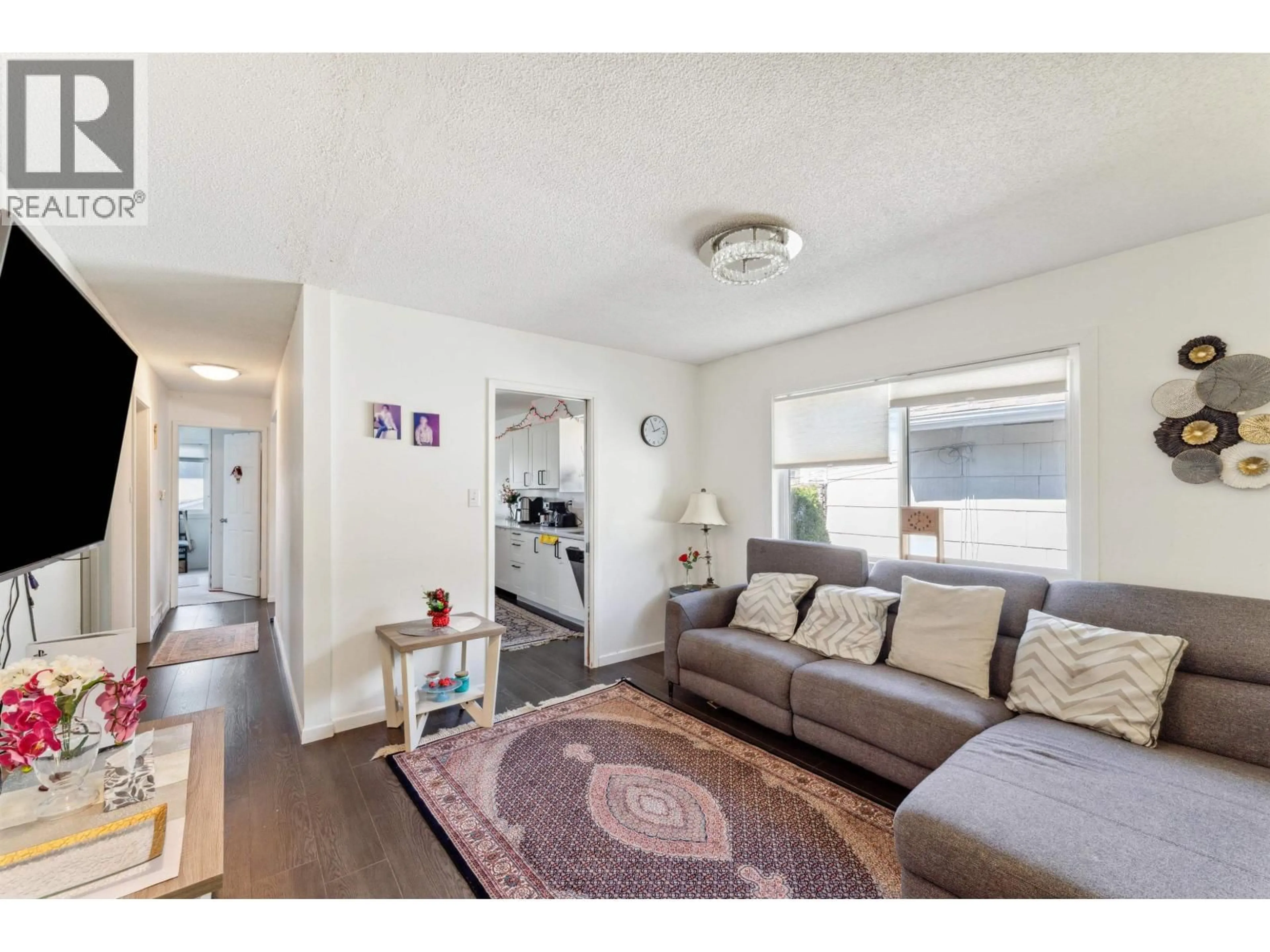 Living room with furniture, unknown for 1949 MAHON AVENUE, North Vancouver British Columbia V7M2T4