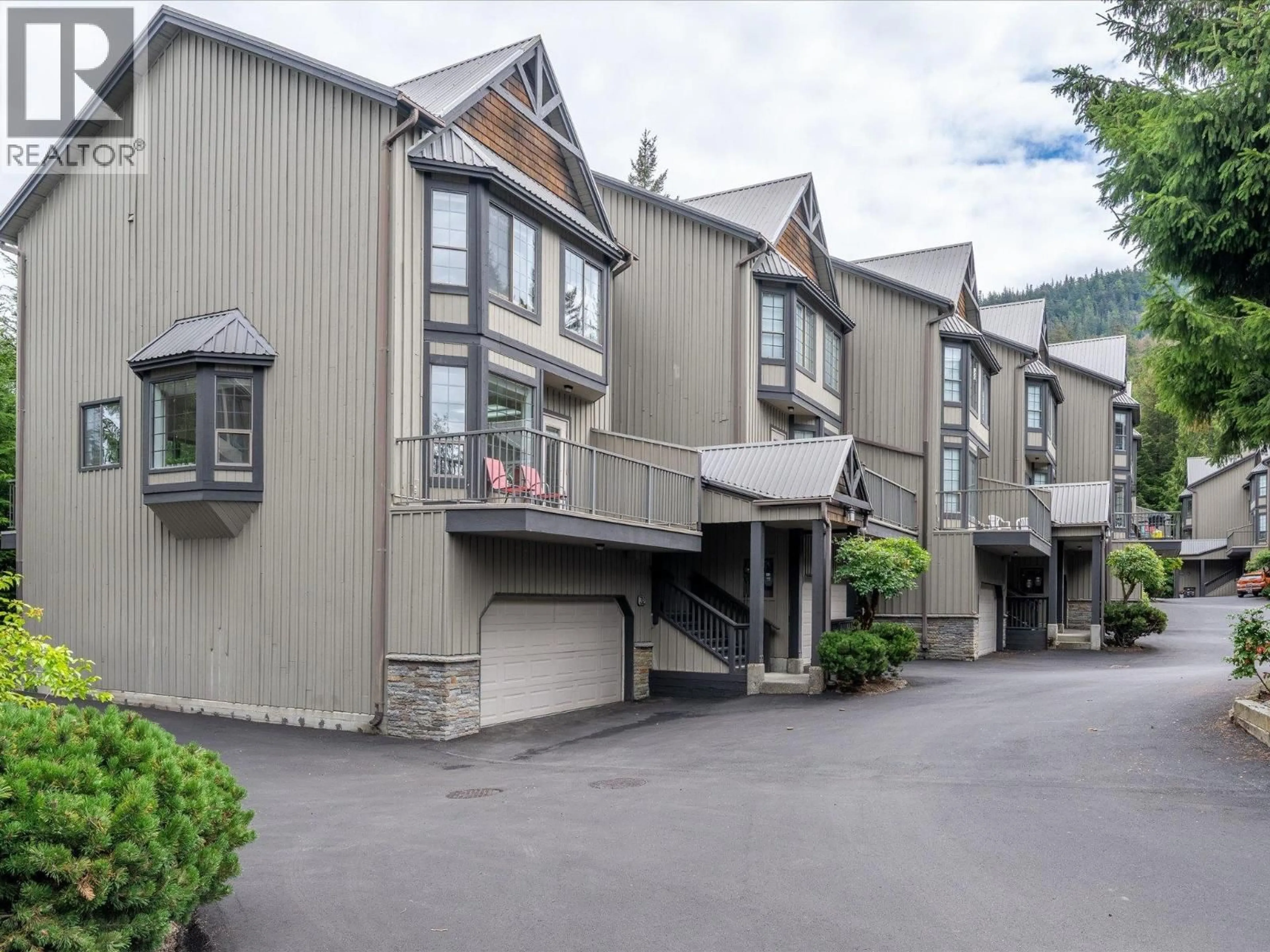 Patio, street for 32 - 2104 NORDIC DRIVE, Whistler British Columbia V8E0P1