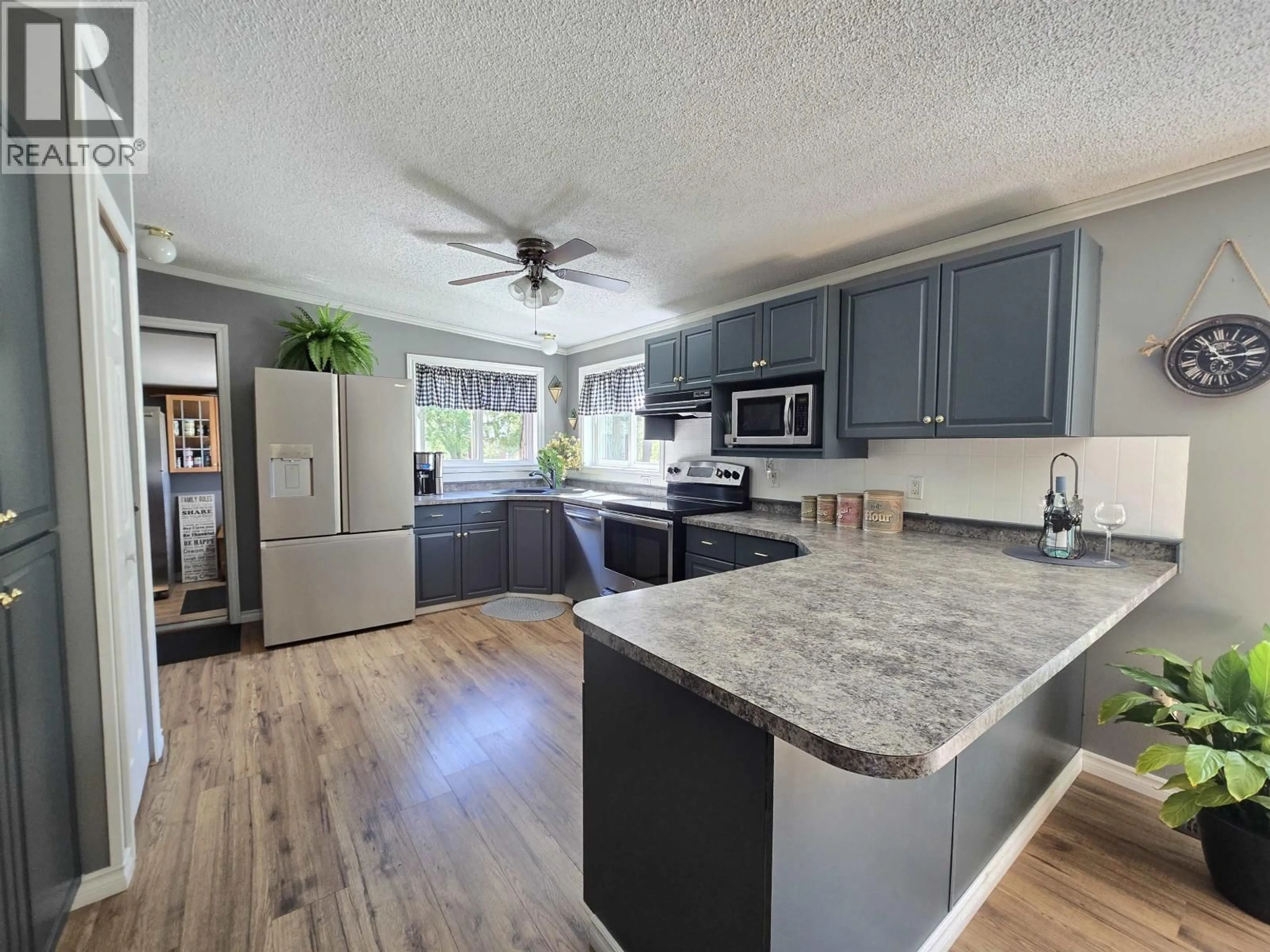 Open concept kitchen, unknown for 16305 5 HIGHWAY, Valemount British Columbia V0E2Z0