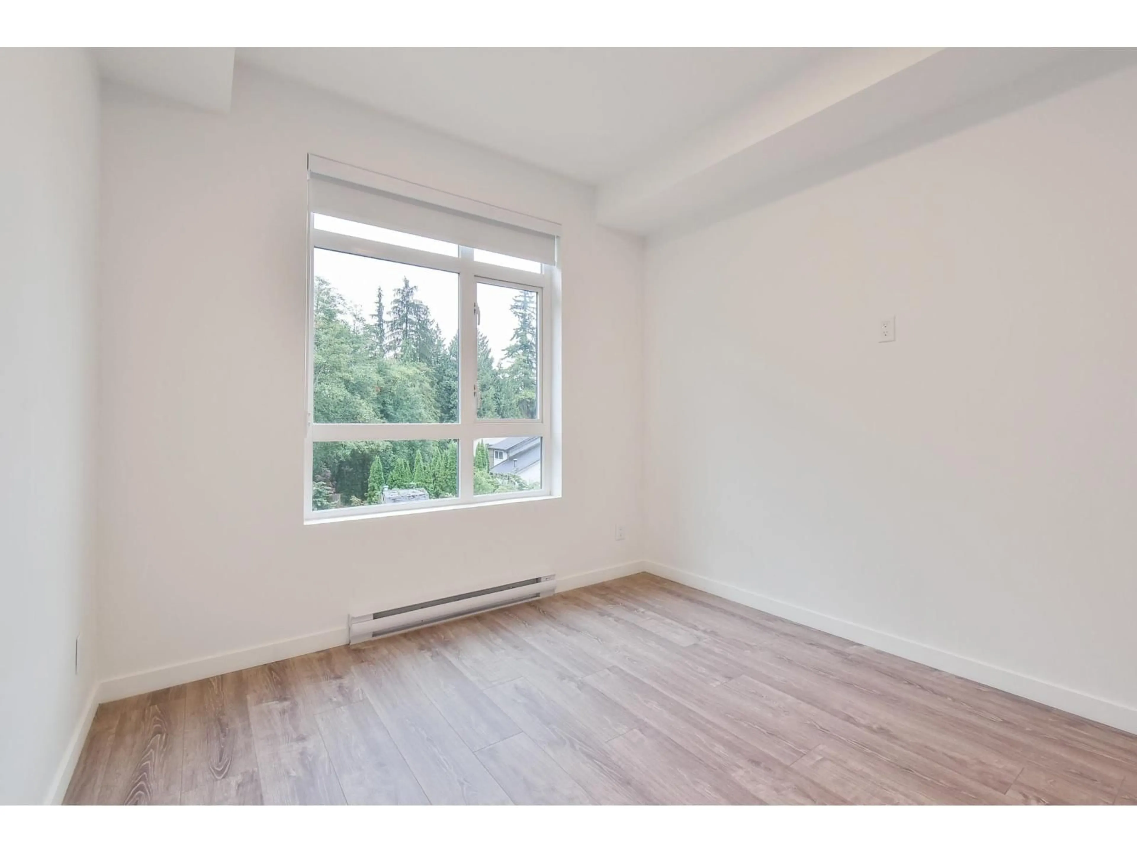 A pic of a room for 323 - 13968 LAUREL, Surrey British Columbia V3T0S9