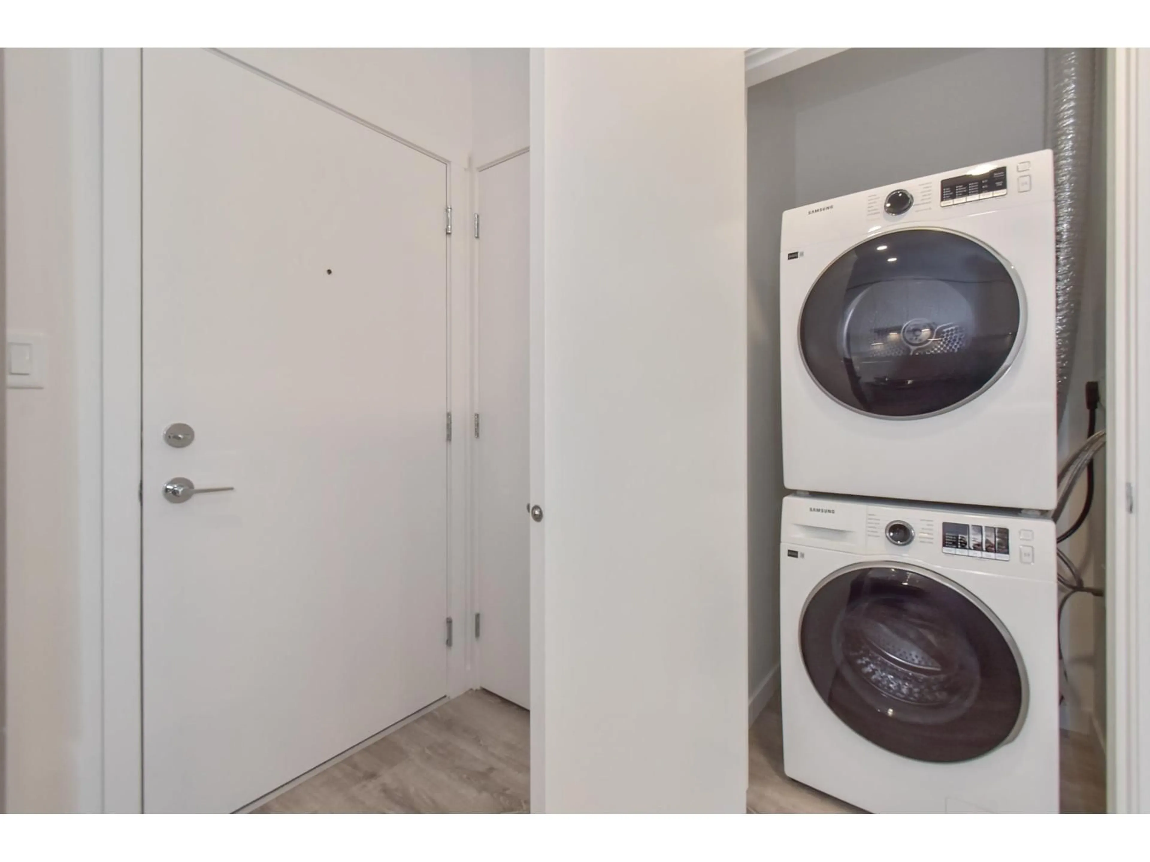 Laundry room for 323 - 13968 LAUREL, Surrey British Columbia V3T0S9