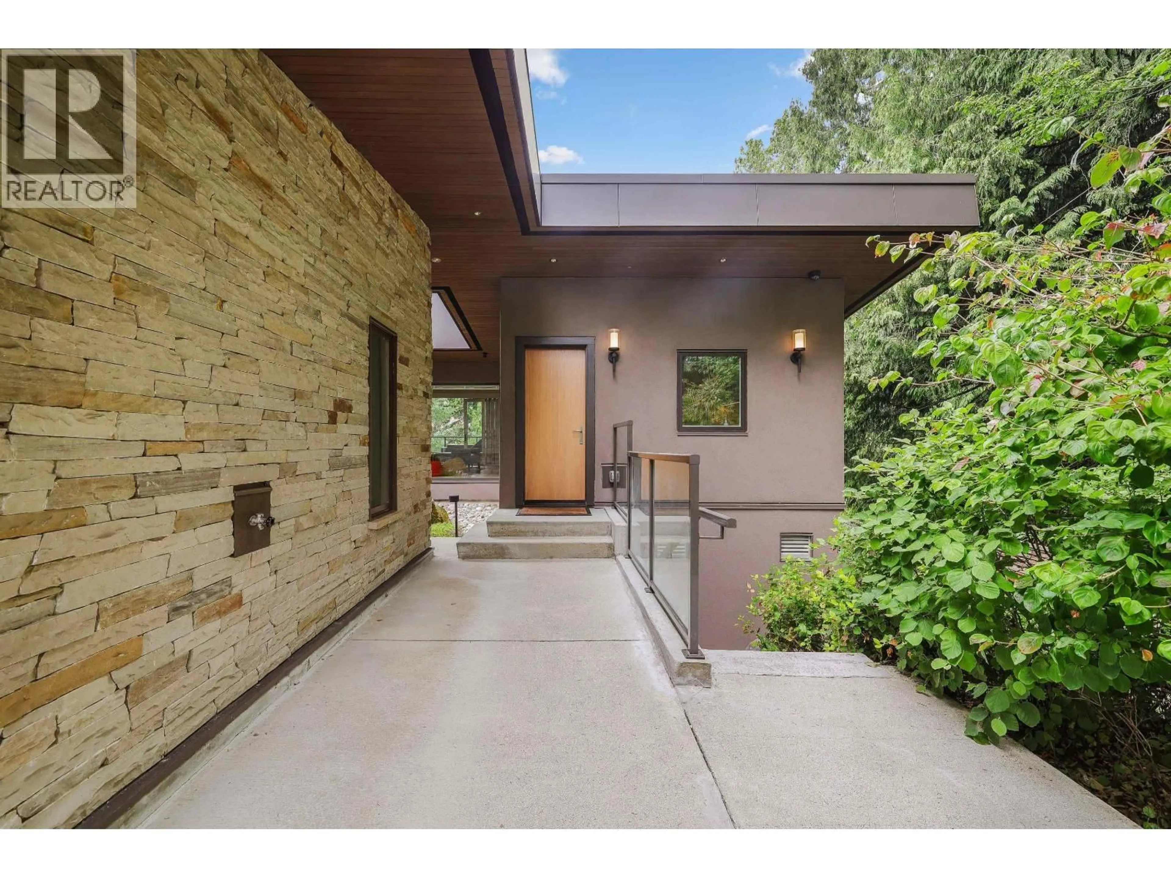Unknown for 6377 CHARING COURT, Burnaby British Columbia V5E3Y4