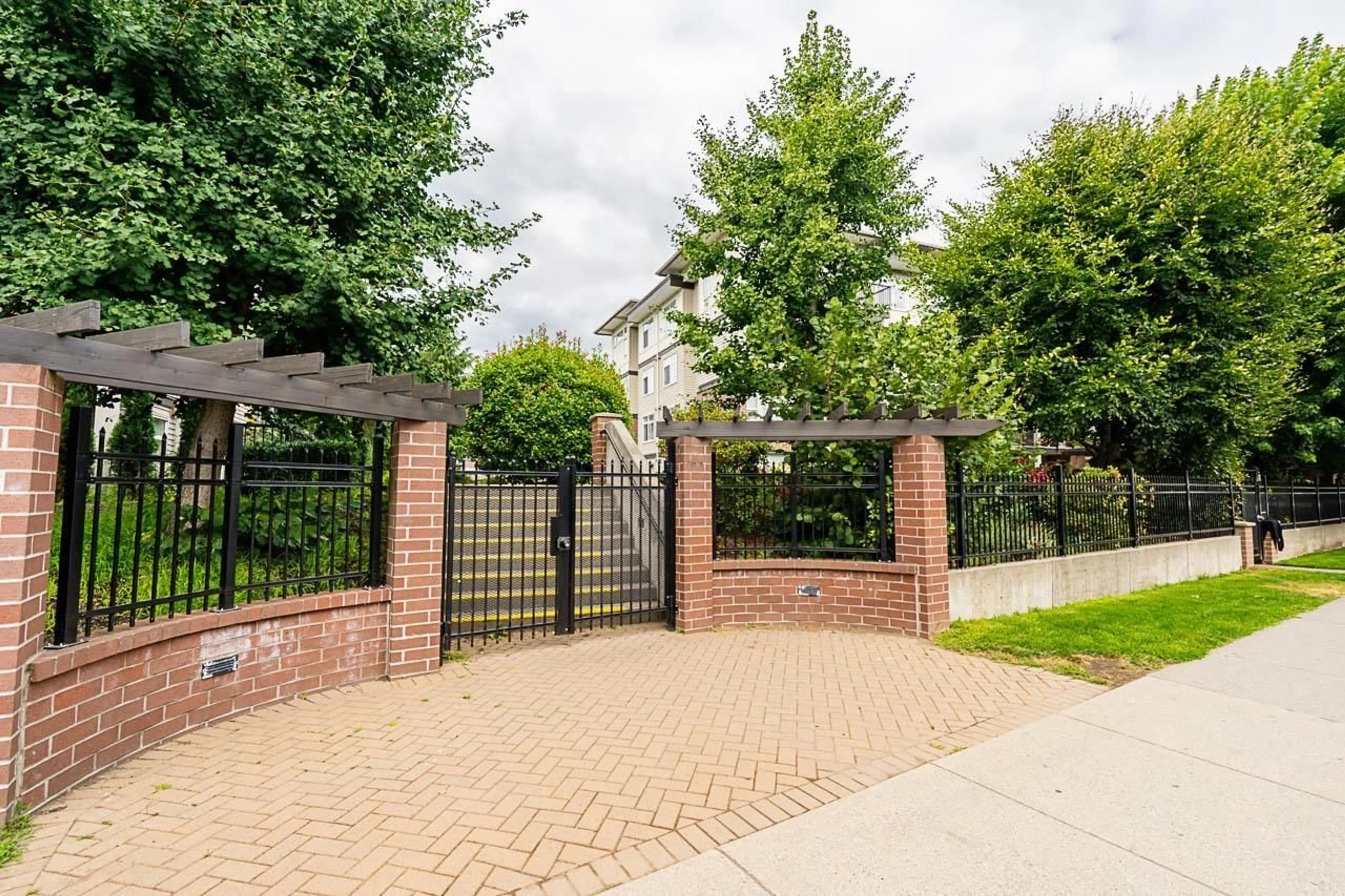 Home with brick exterior material, street for 103 - 46289 YALE ROAD, Chilliwack British Columbia V2P0B9