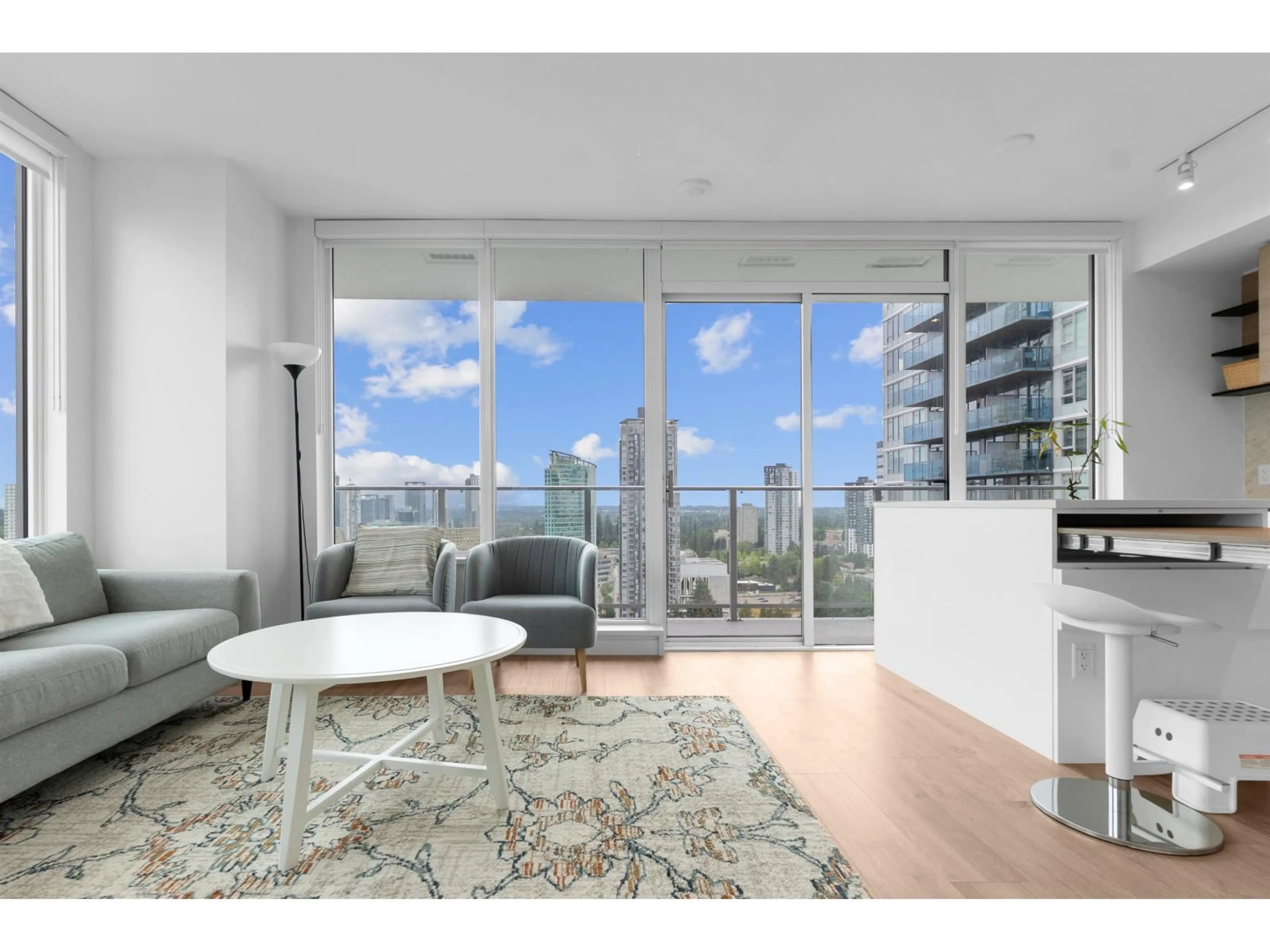 Living room with furniture, unknown for 2508 - 13428 105, Surrey British Columbia V3T0S6