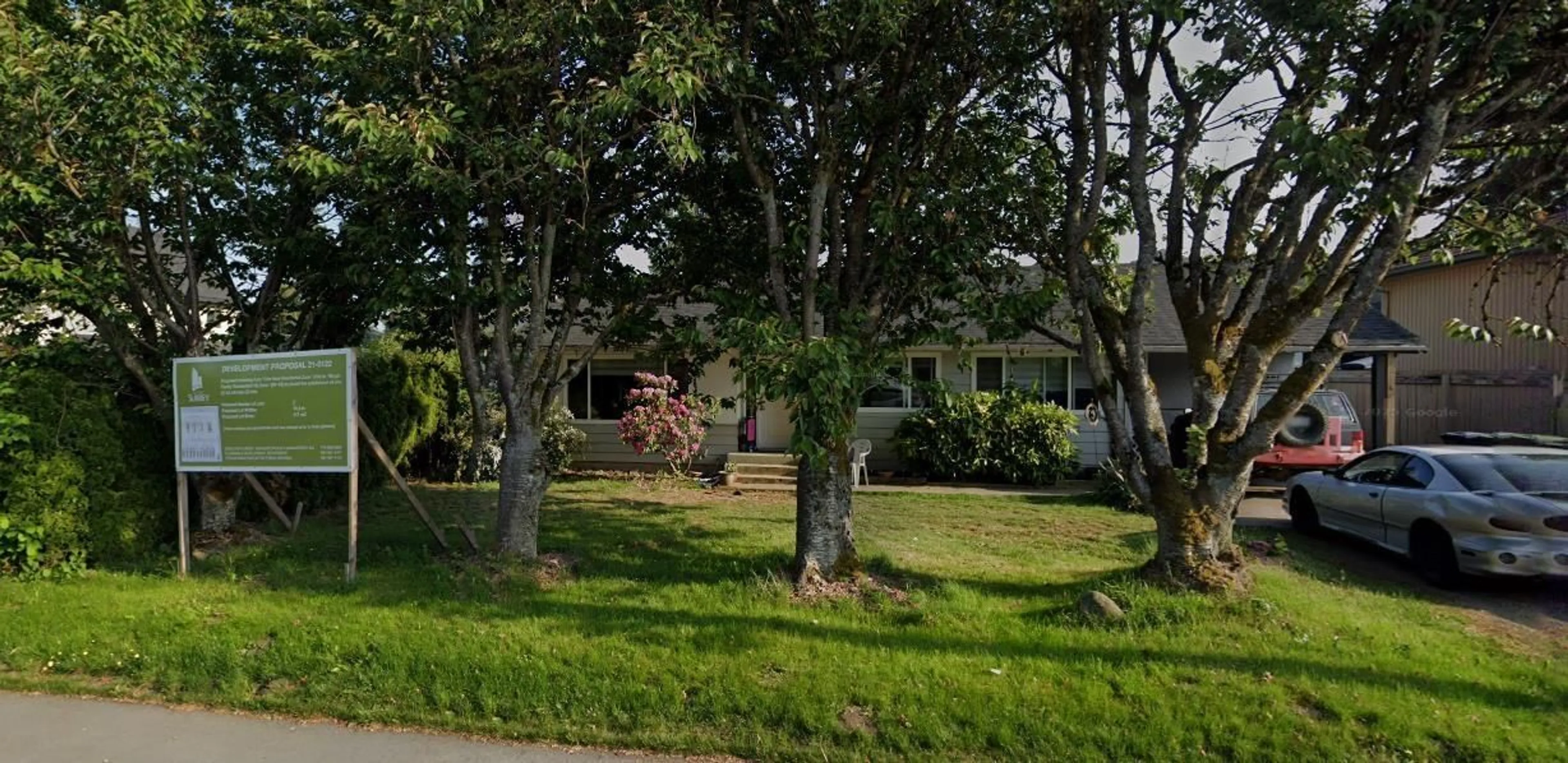 A pic from outside/outdoor area/front of a property/back of a property/a pic from drone, street for 14670 60, Surrey British Columbia V3S1R6
