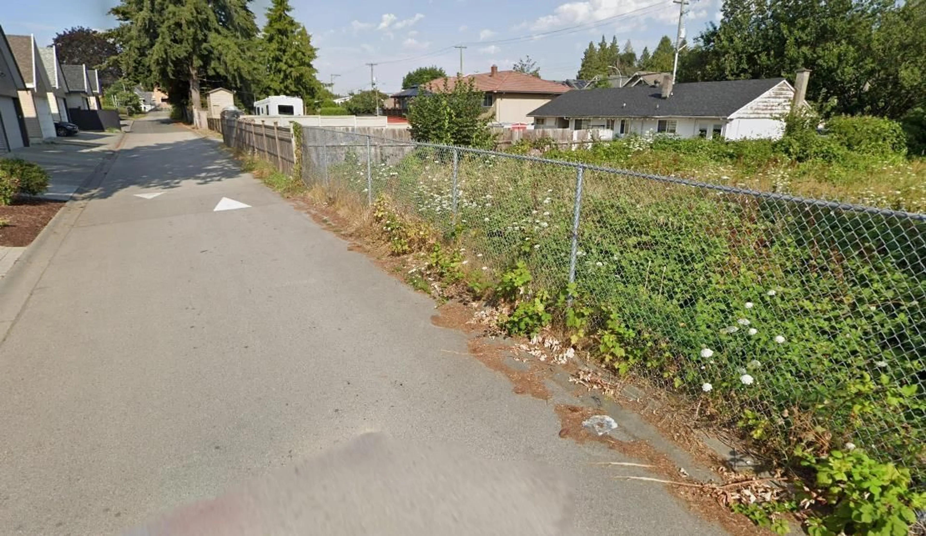 Blurry image for 14670 60, Surrey British Columbia V3S1R6
