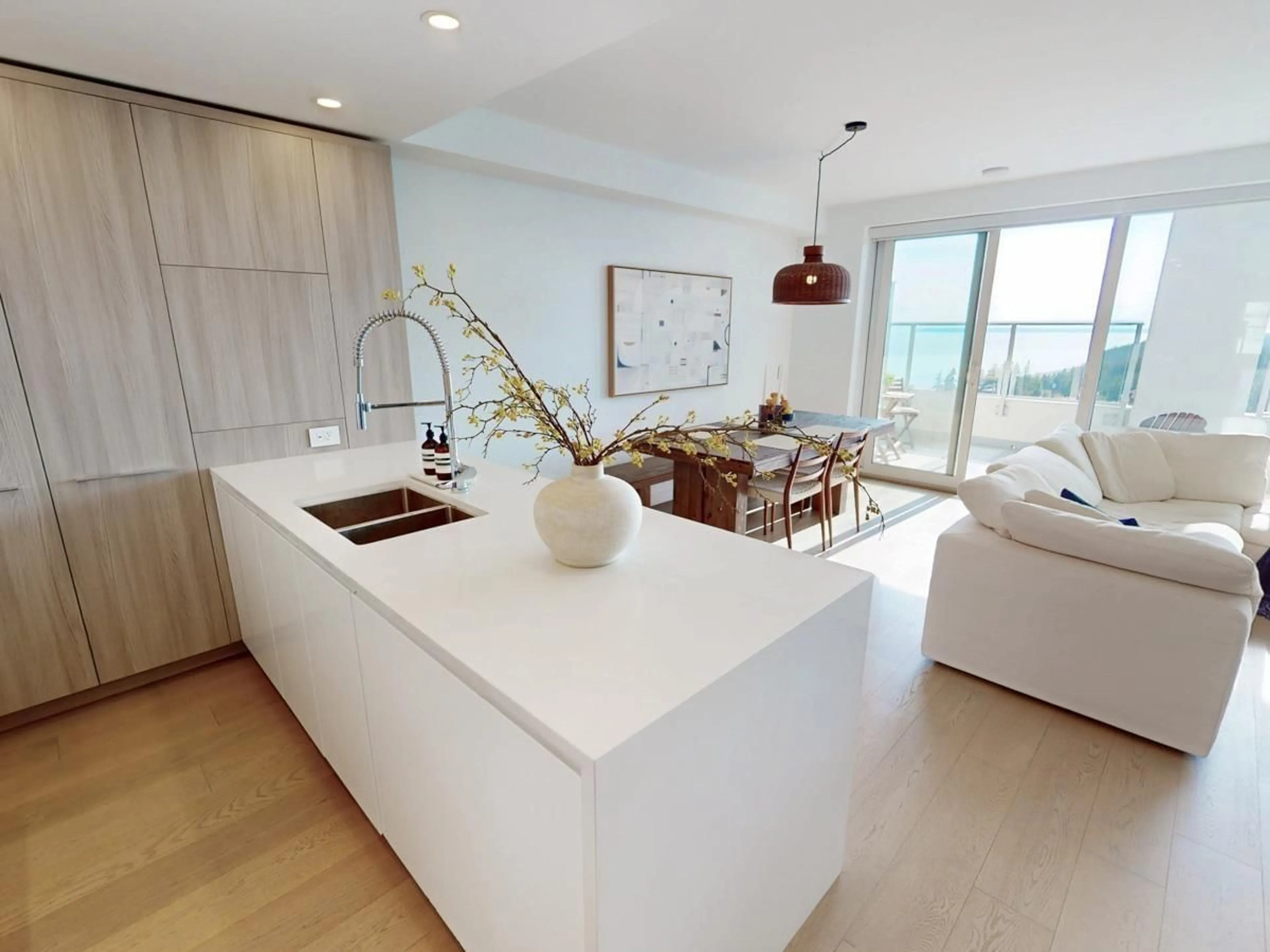 Open concept kitchen, unknown for 1502 - 15165 THRIFT, White Rock British Columbia V4B0C1