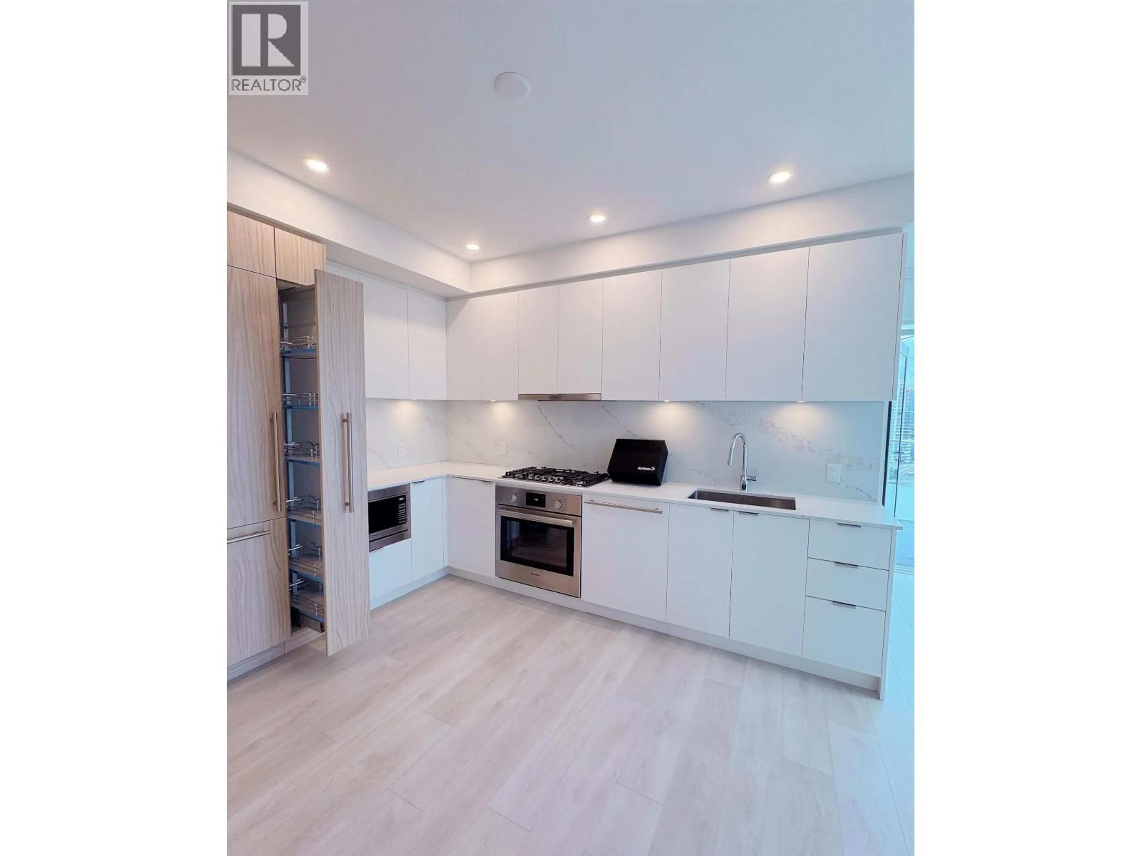 Open concept kitchen, unknown for 2009 - 537 COTTONWOOD AVENUE, Coquitlam British Columbia V3J0S4
