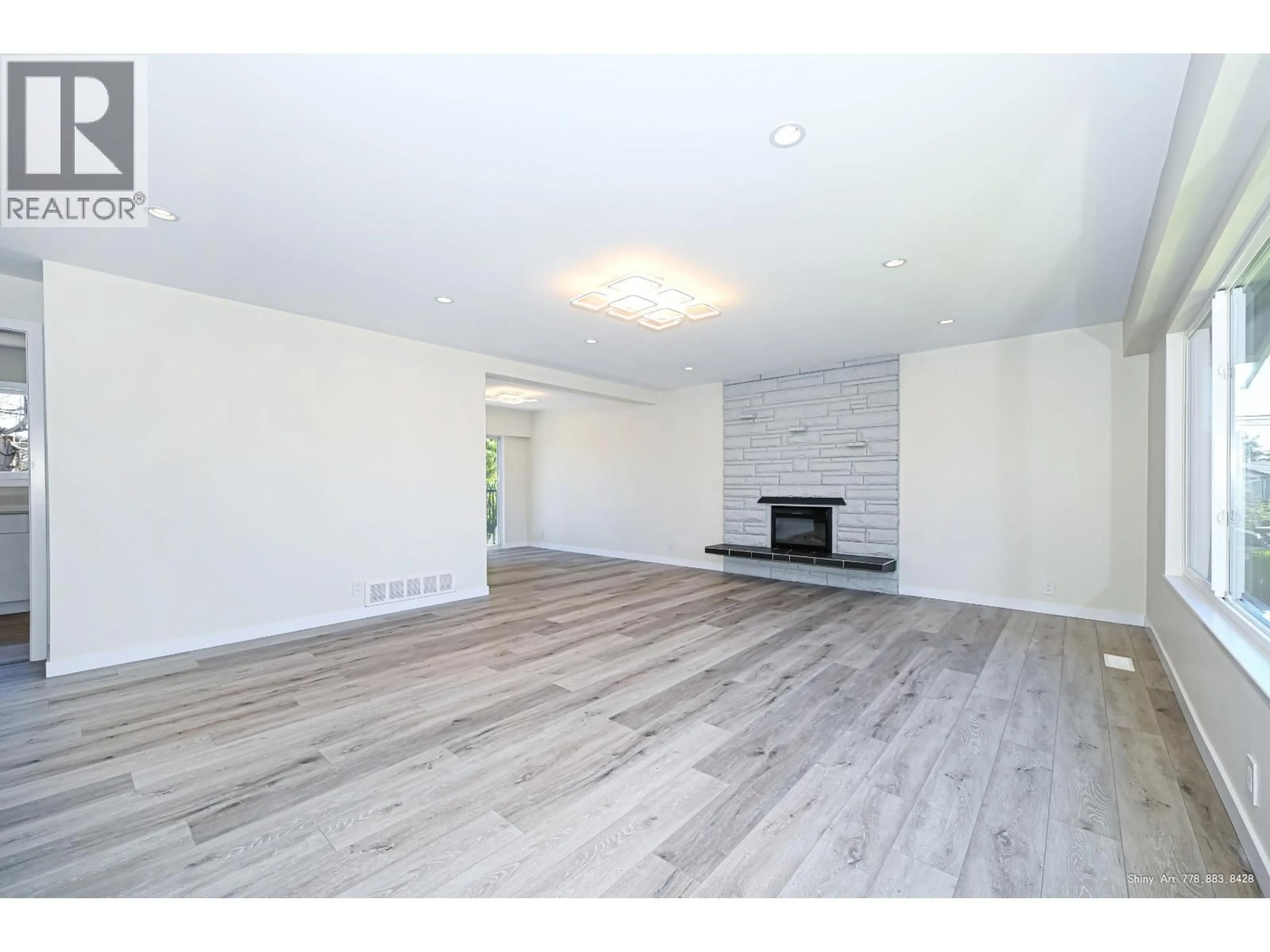 A pic of a room for 5546 MAPLE CRESCENT, Delta British Columbia V4K1G4