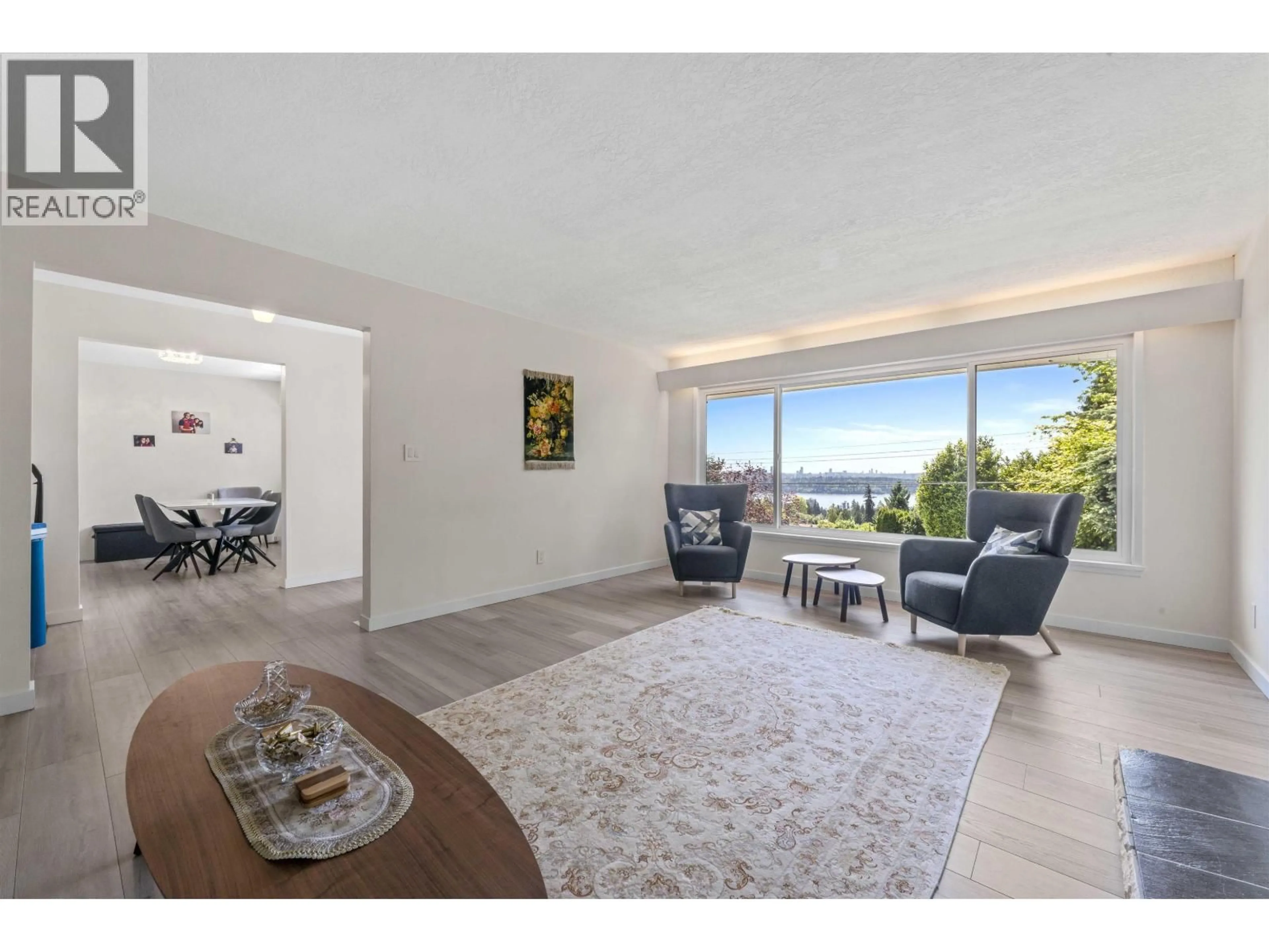 Unknown for 1895 ROSEBERY AVENUE, West Vancouver British Columbia V7Z2Z5