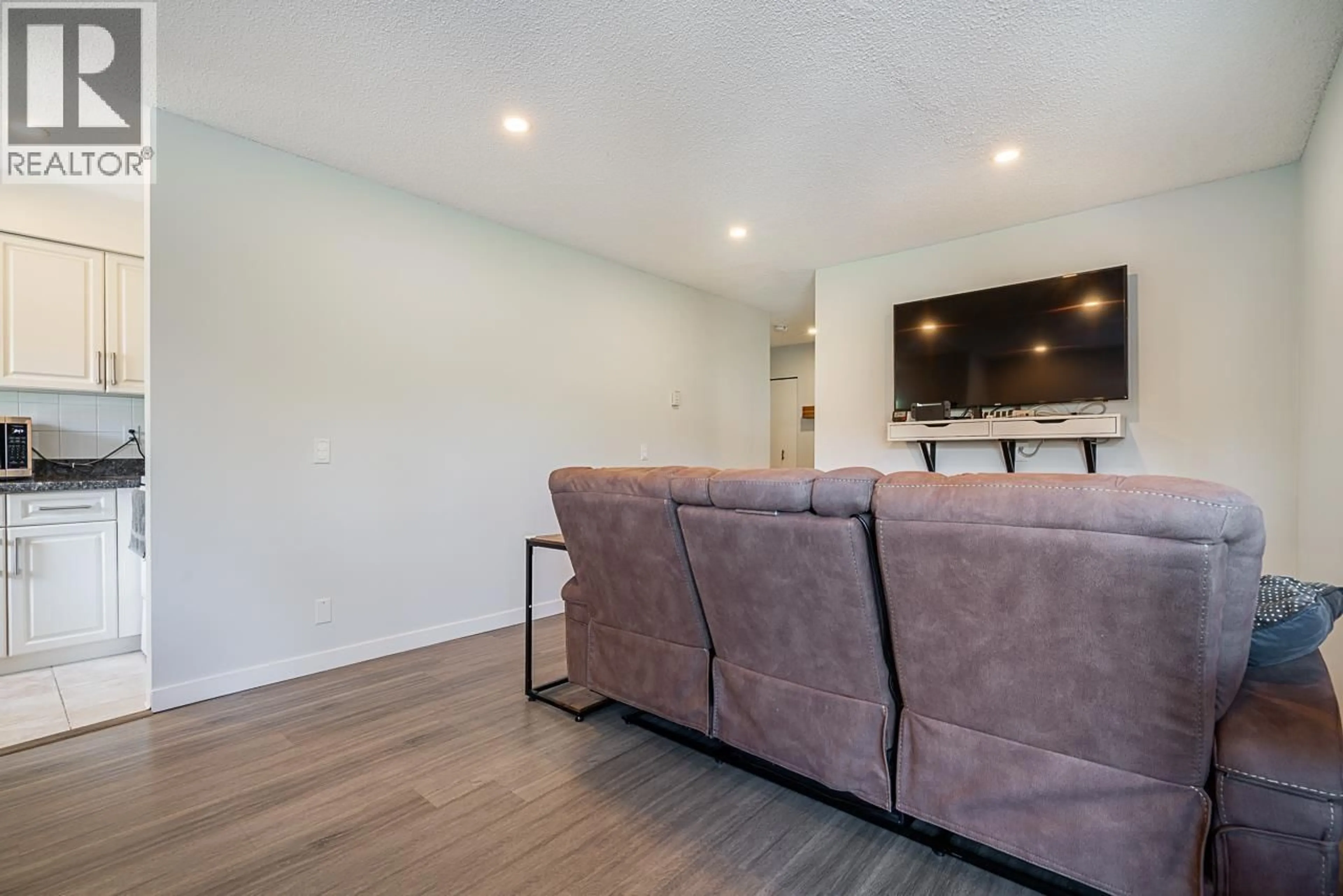 Unknown for 204 - 8451 WESTMINSTER HIGHWAY, Richmond British Columbia V6X3E4